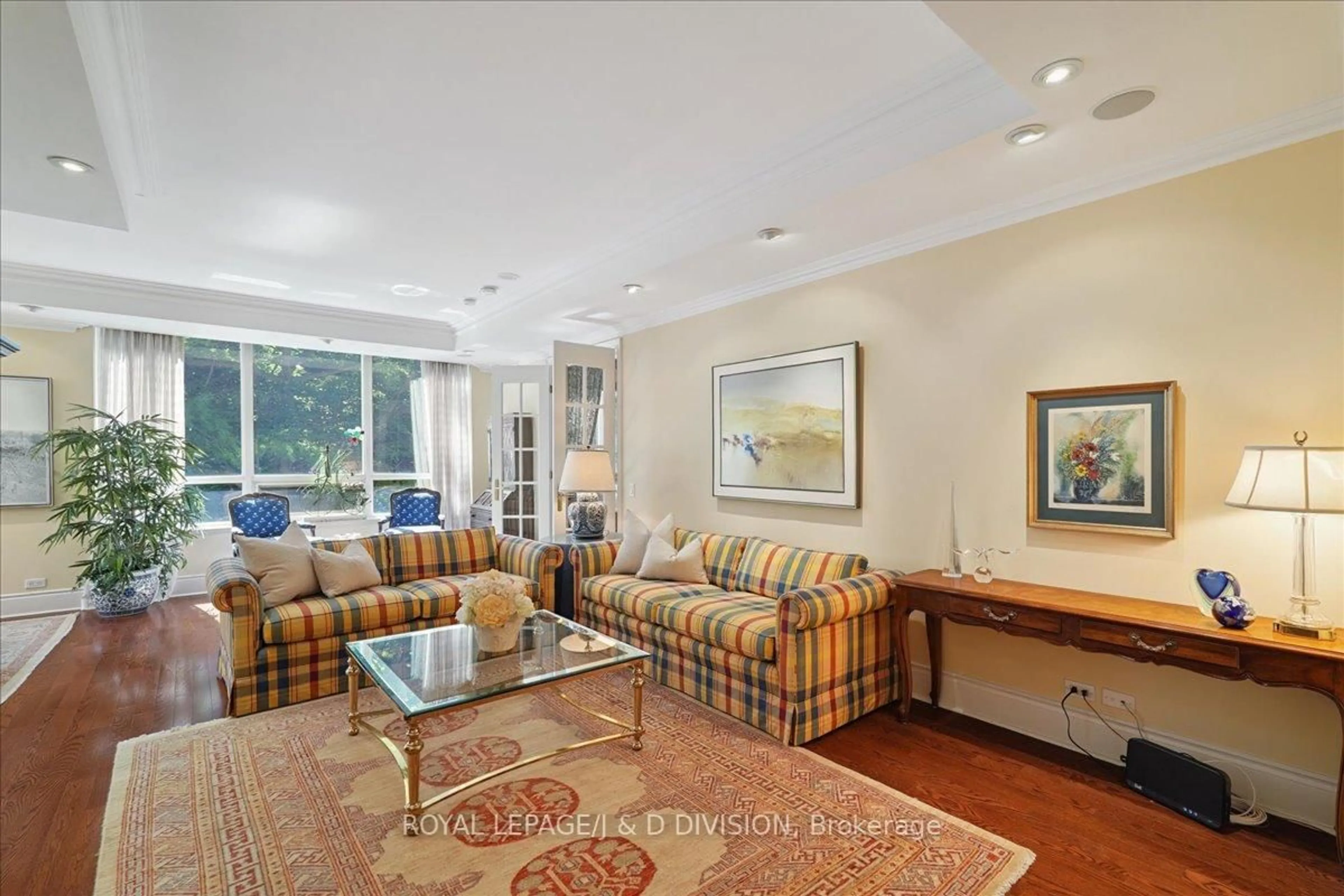 Living room with furniture, unknown for 3600 Yonge St #935, Toronto Ontario M4N 3R8
