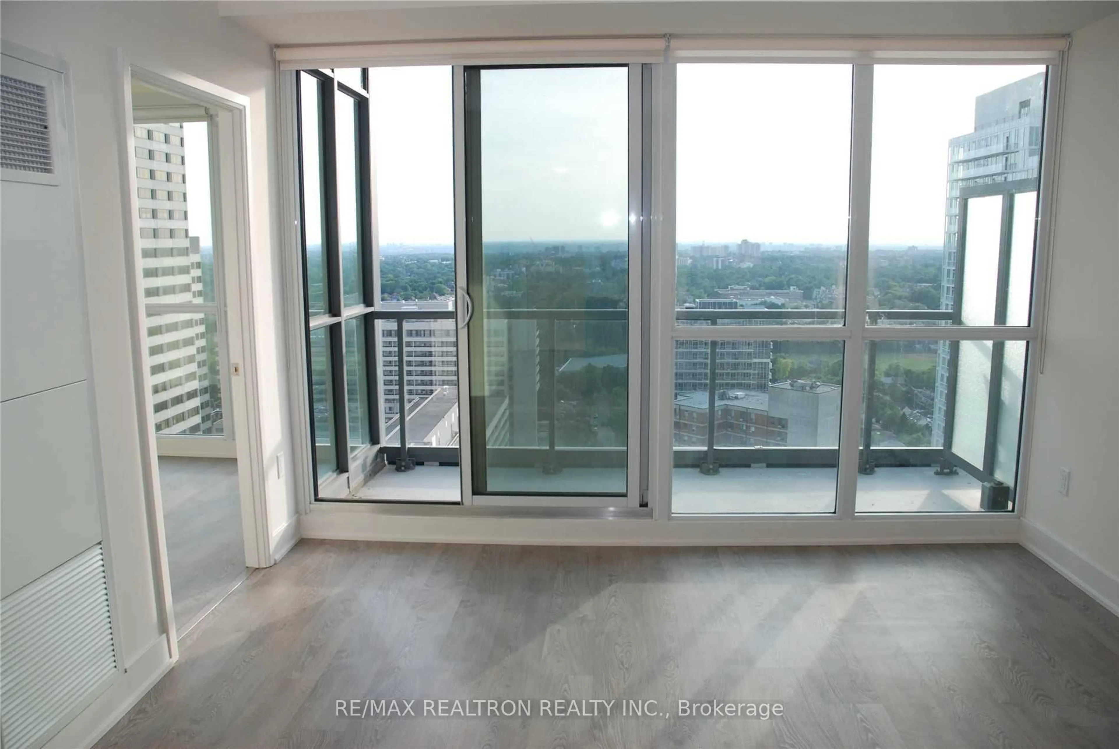 A pic of a room for 30 Roehampton Ave #3003, Toronto Ontario M4P 0B9