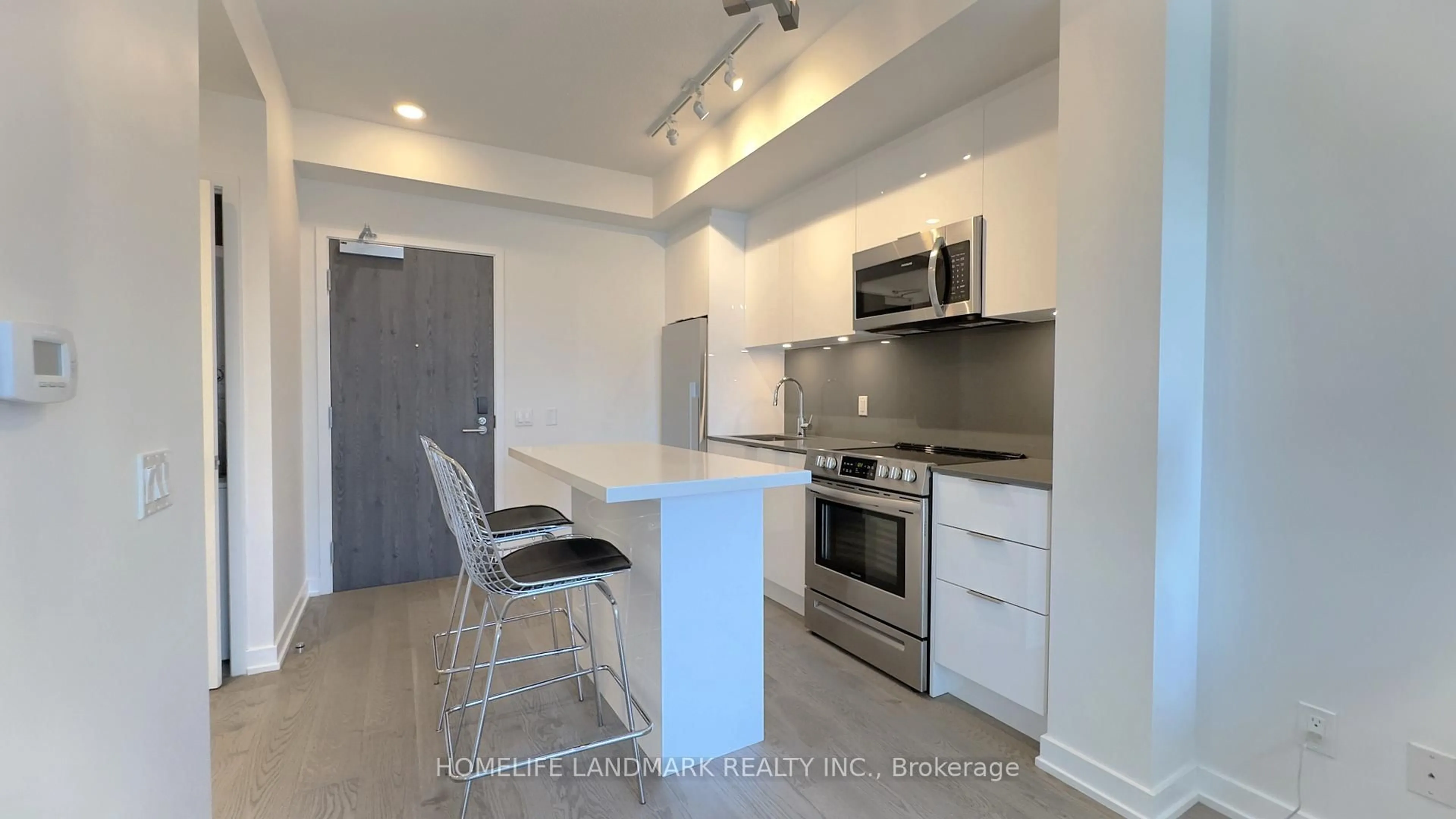 Standard kitchen, unknown for 25 Richmond St #2707, Toronto Ontario M5C 0A6