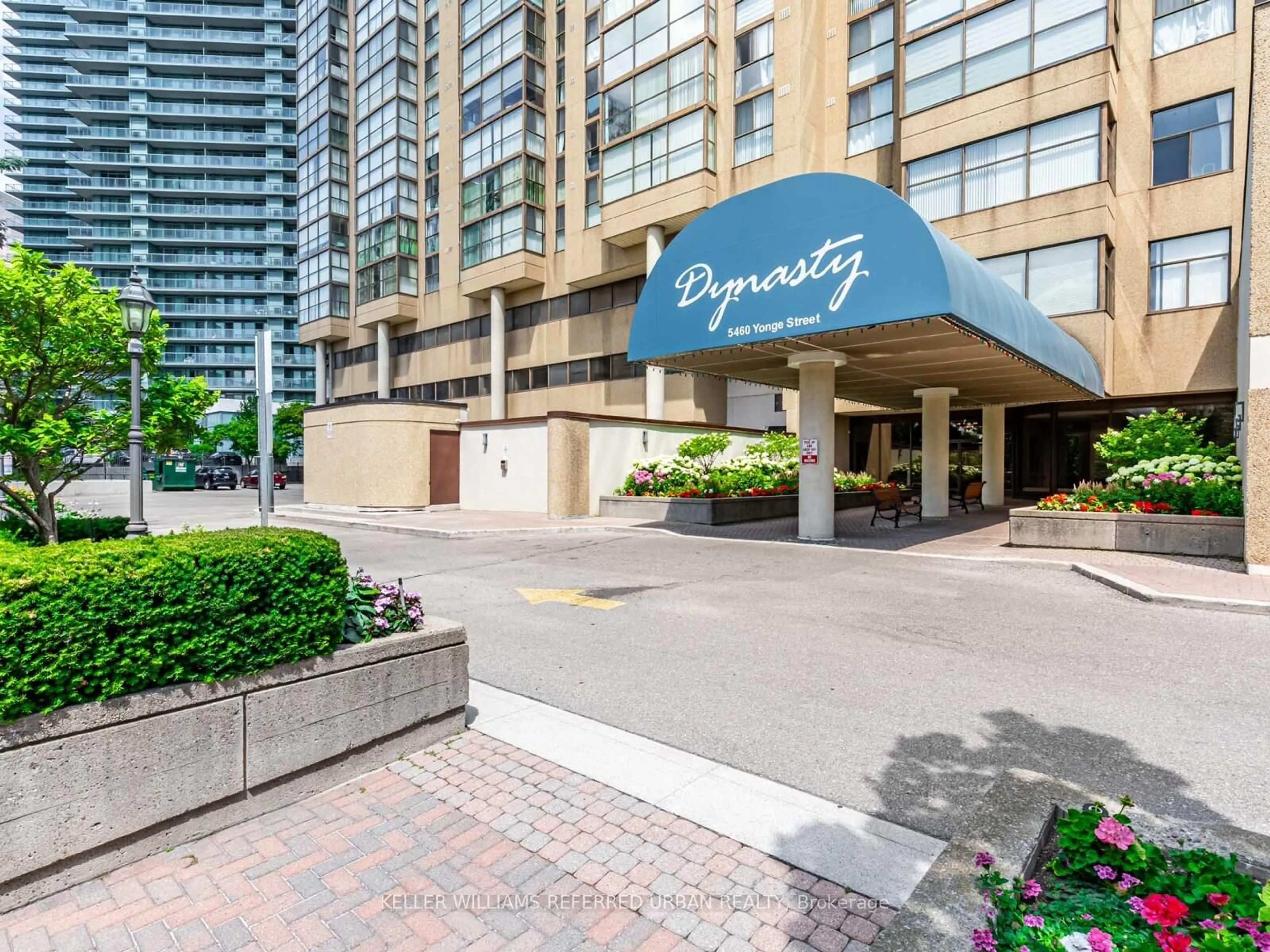 Indoor foyer for 5460 Yonge St #506, Toronto Ontario M2N 6K7