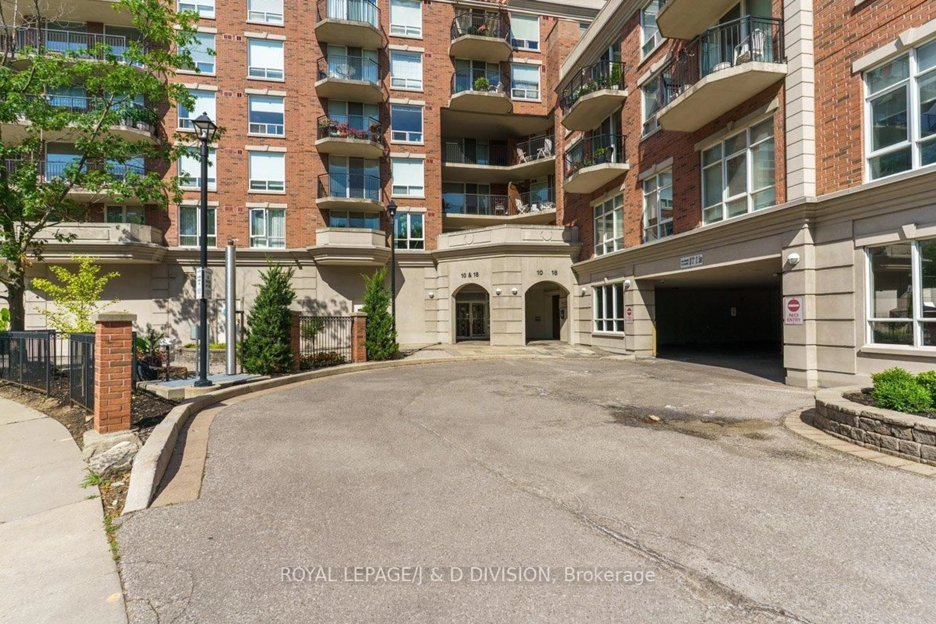 Unknown for 18 Wanless Ave #404, Toronto Ontario M4N 3R9