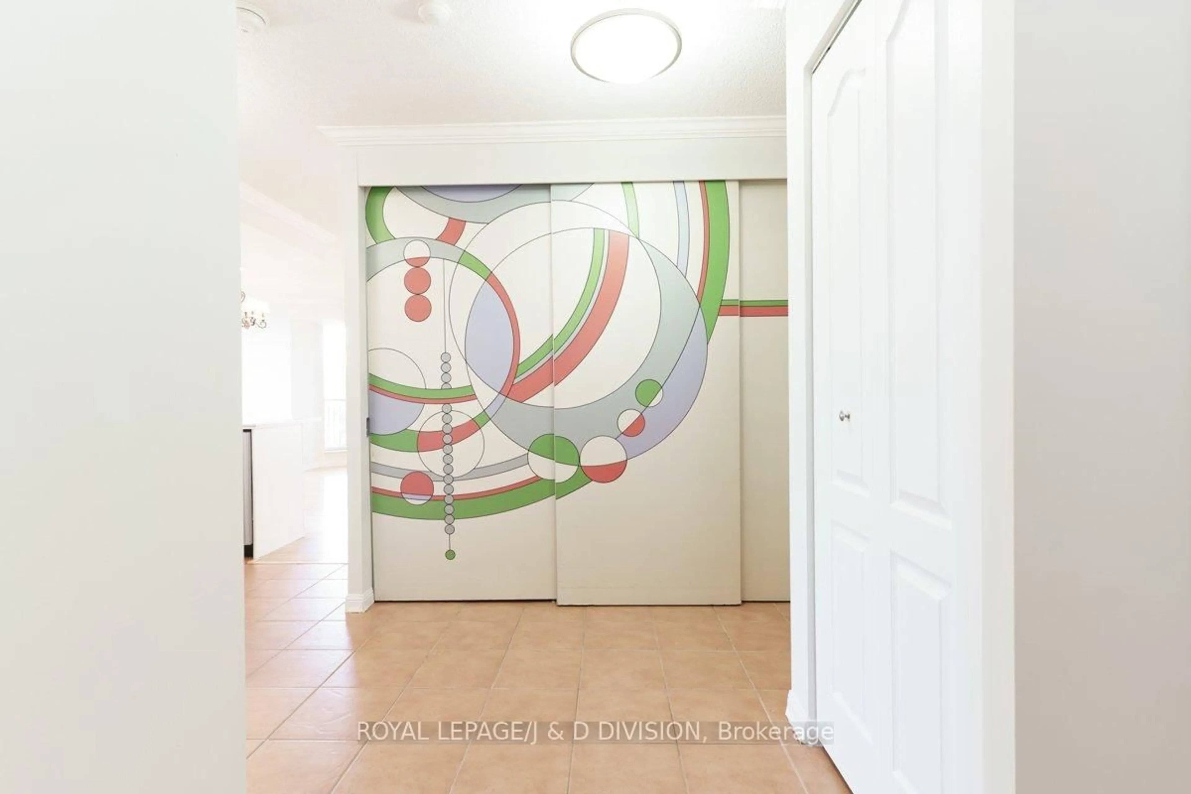 Indoor entryway for 18 Wanless Ave #404, Toronto Ontario M4N 3R9