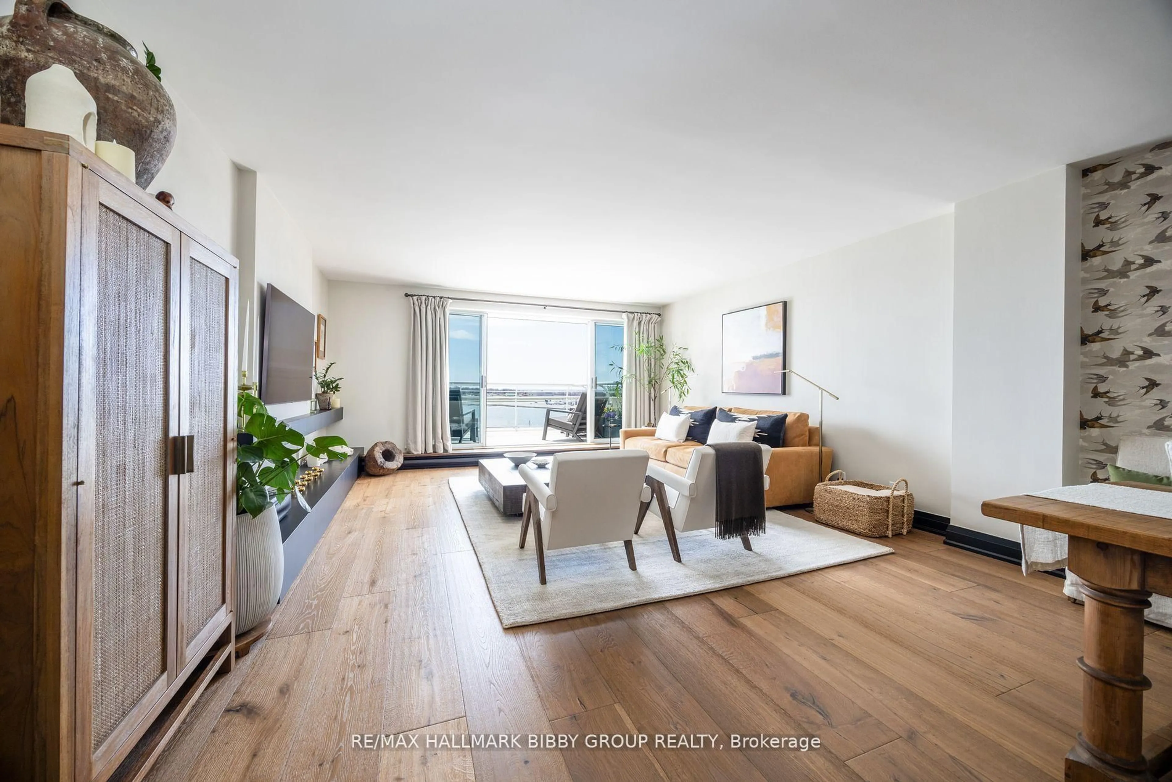Living room with furniture, wood/laminate floor for 460 Queens Quay #903E, Toronto Ontario M5V 2Y4