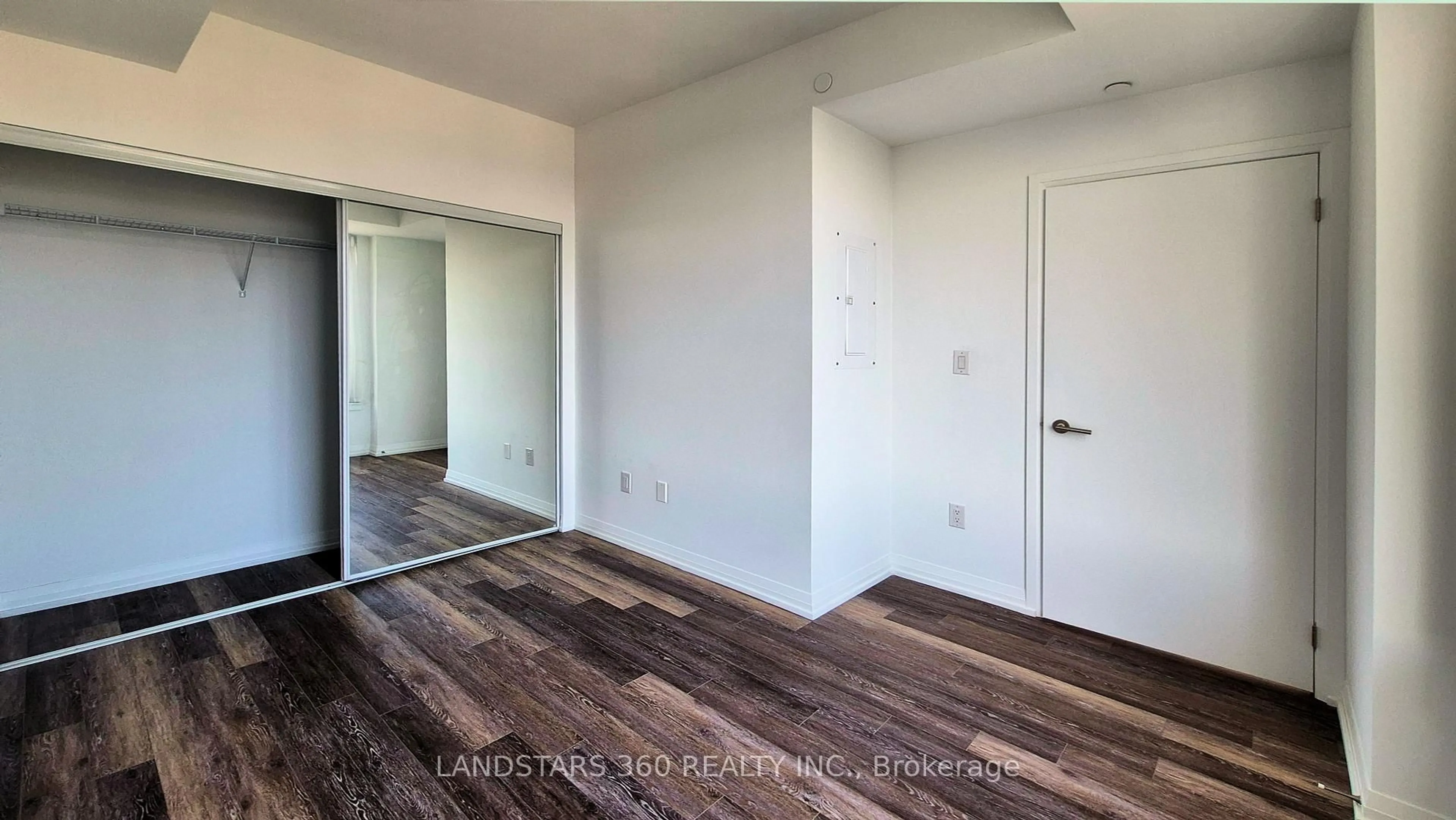 A pic of a room for 75 Canterbury Pl #2506, Toronto Ontario M2N 0L2