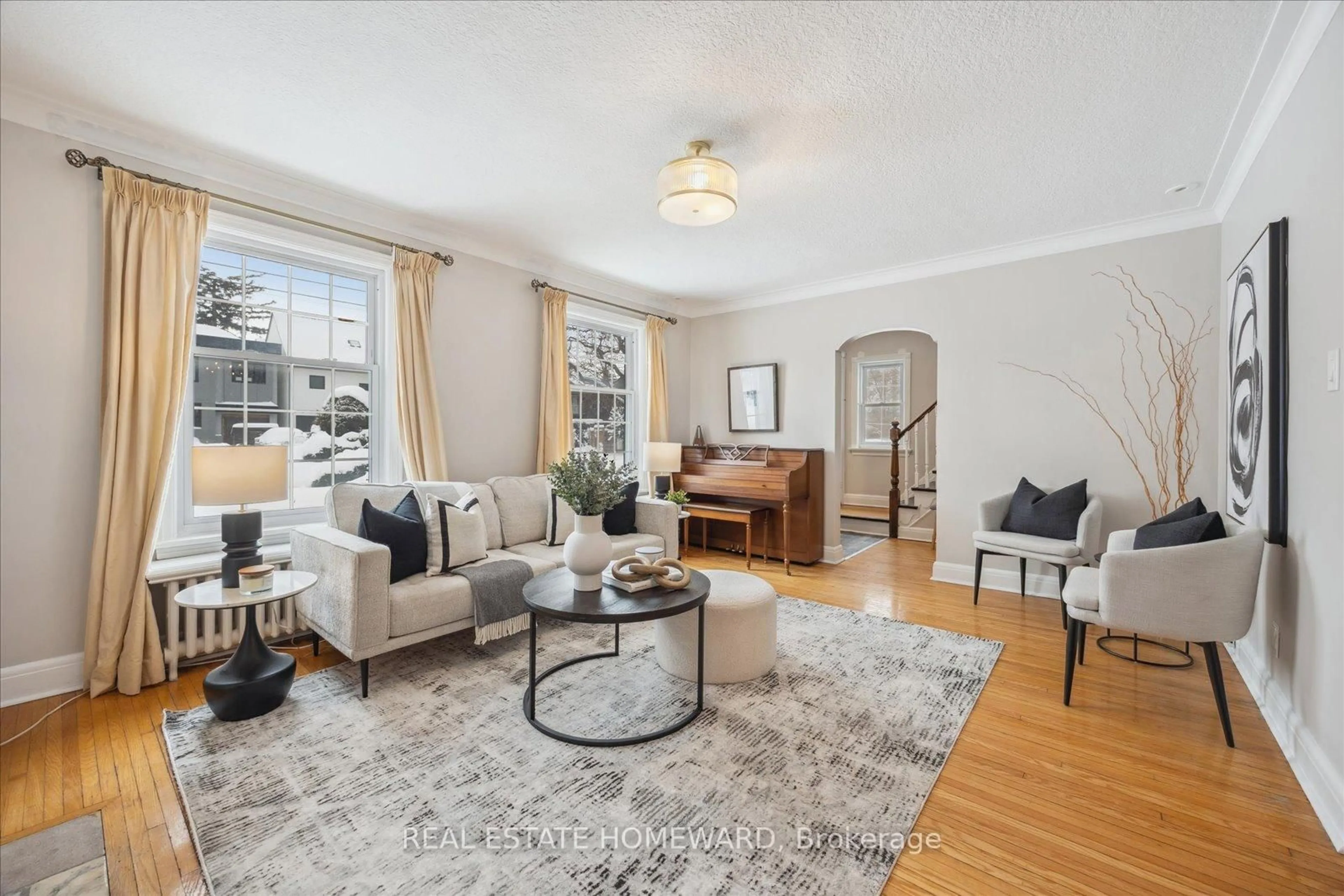 Living room with furniture, unknown for 51 Edgecombe Ave, Toronto Ontario M5N 2X4