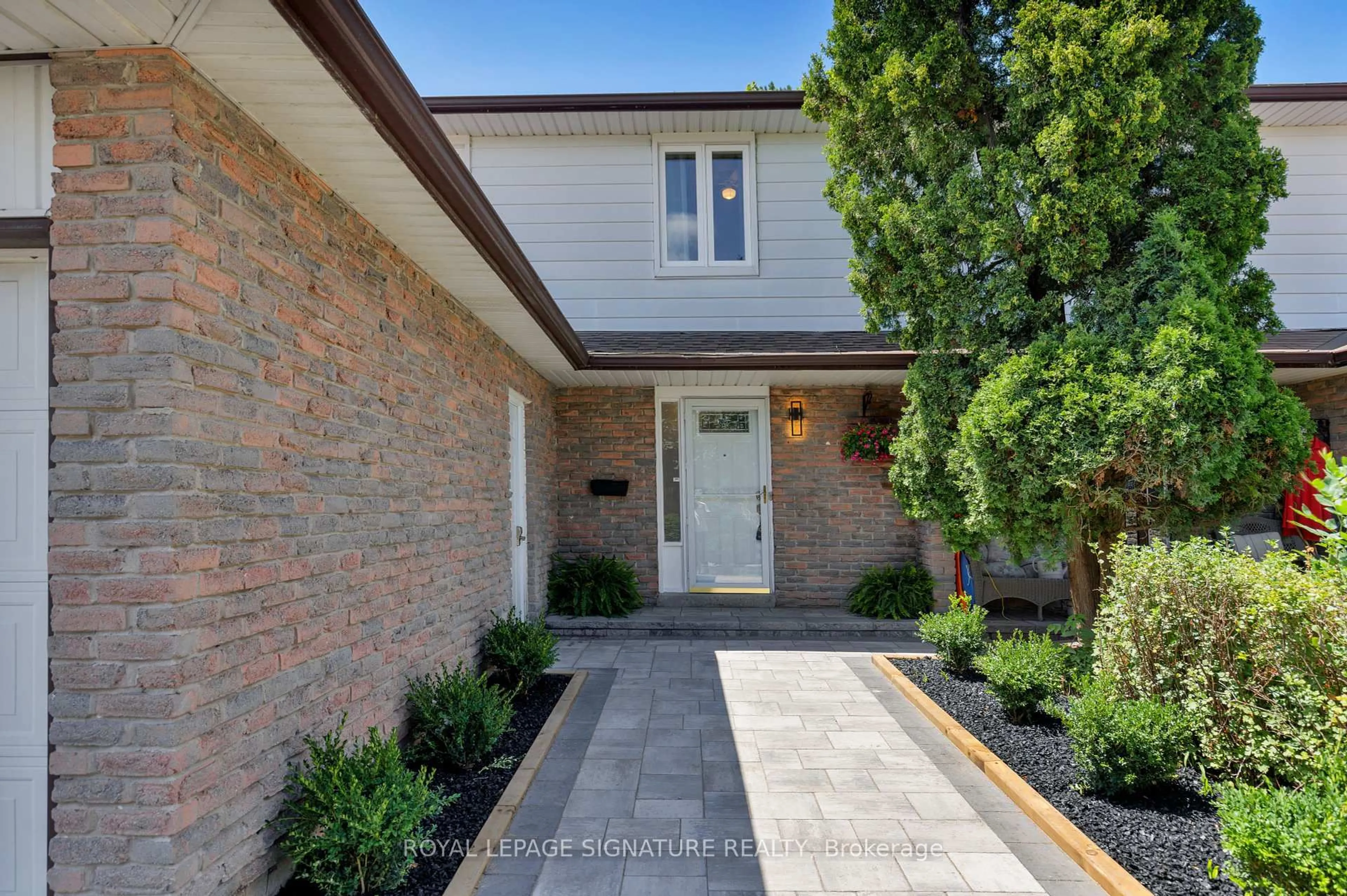 Home with brick exterior material, street for 344 Cherokee Blvd, Toronto Ontario M2H 2W7