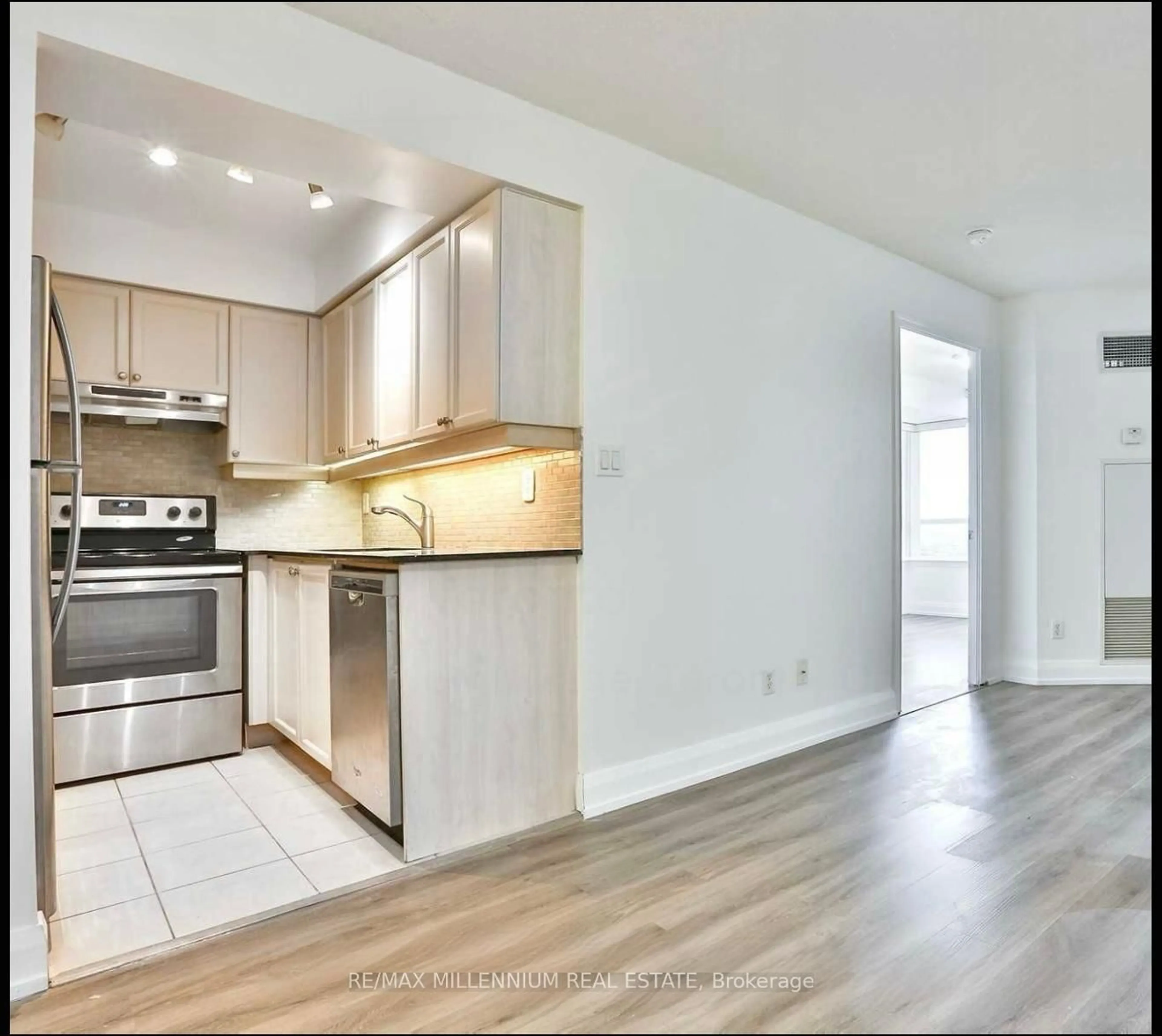 Open concept kitchen, unknown for 1 Rean Dr #2211, Toronto Ontario M2K 3C1
