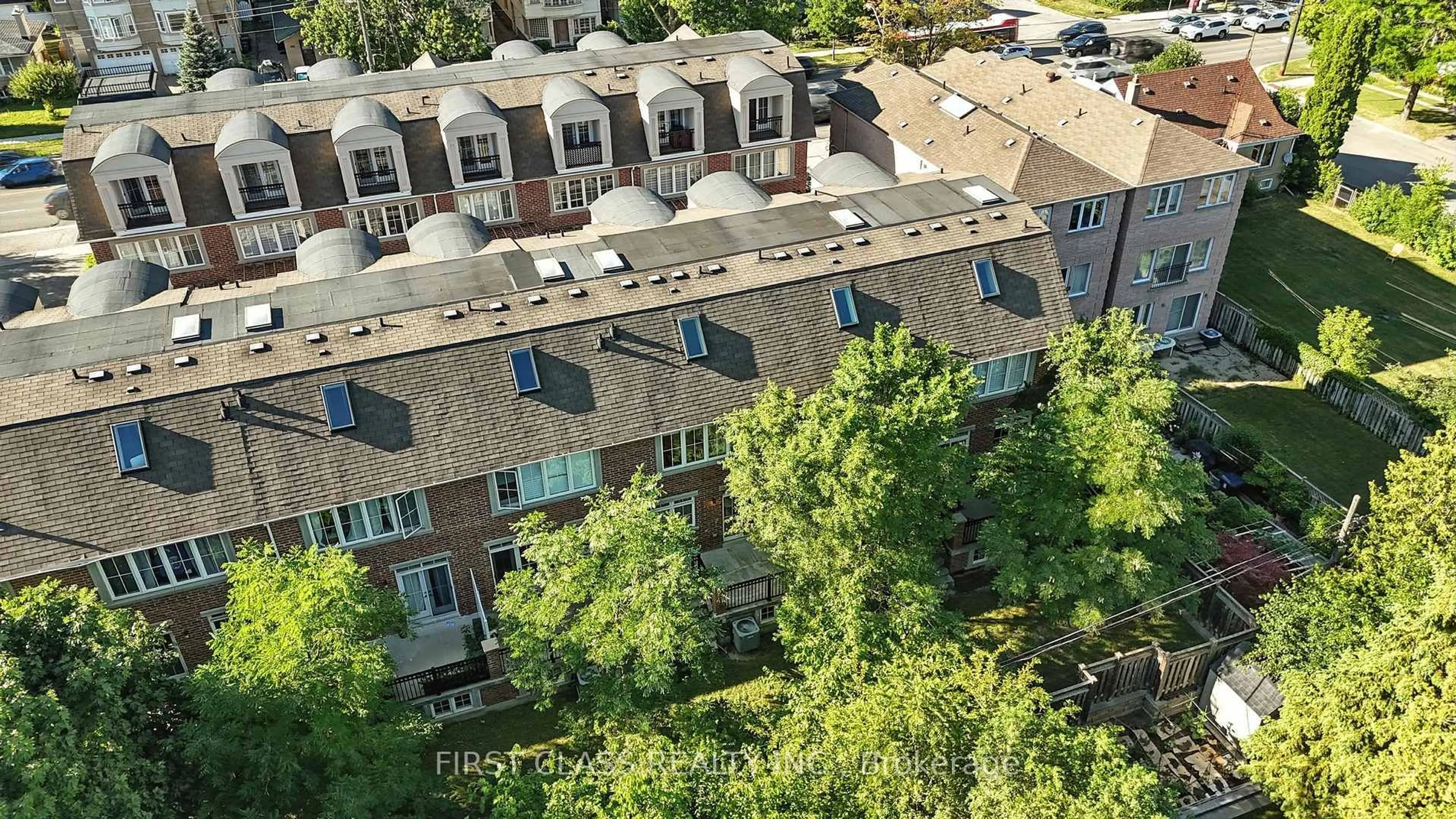 A pic from outside/outdoor area/front of a property/back of a property/a pic from drone, city buildings view from balcony for 23 Slingsby Lane, Toronto Ontario M2N 0H7