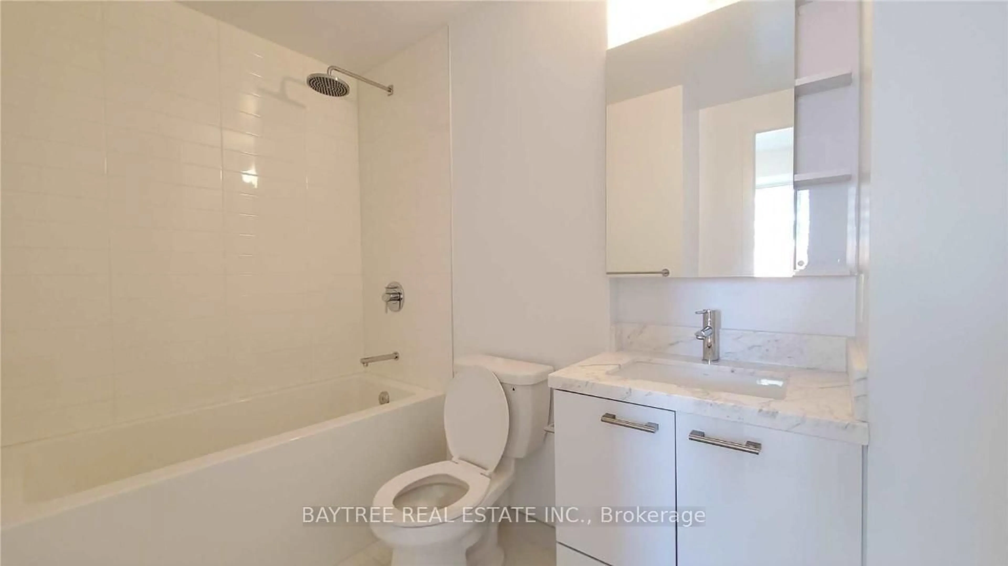 Standard bathroom, ceramic/tile floor for 2221 Yonge St #809, Toronto Ontario M4S 0B8