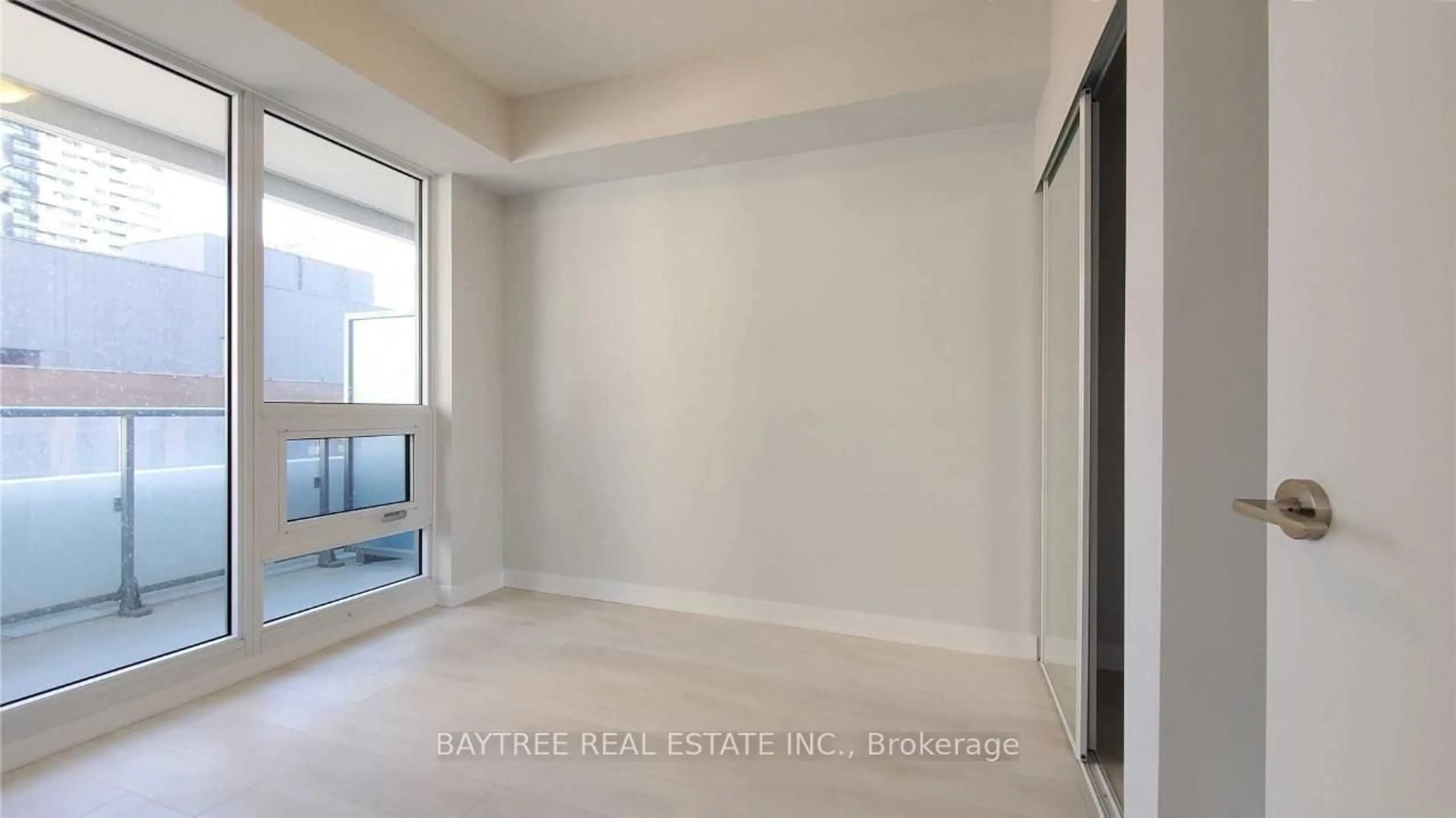 A pic of a room for 2221 Yonge St #809, Toronto Ontario M4S 0B8