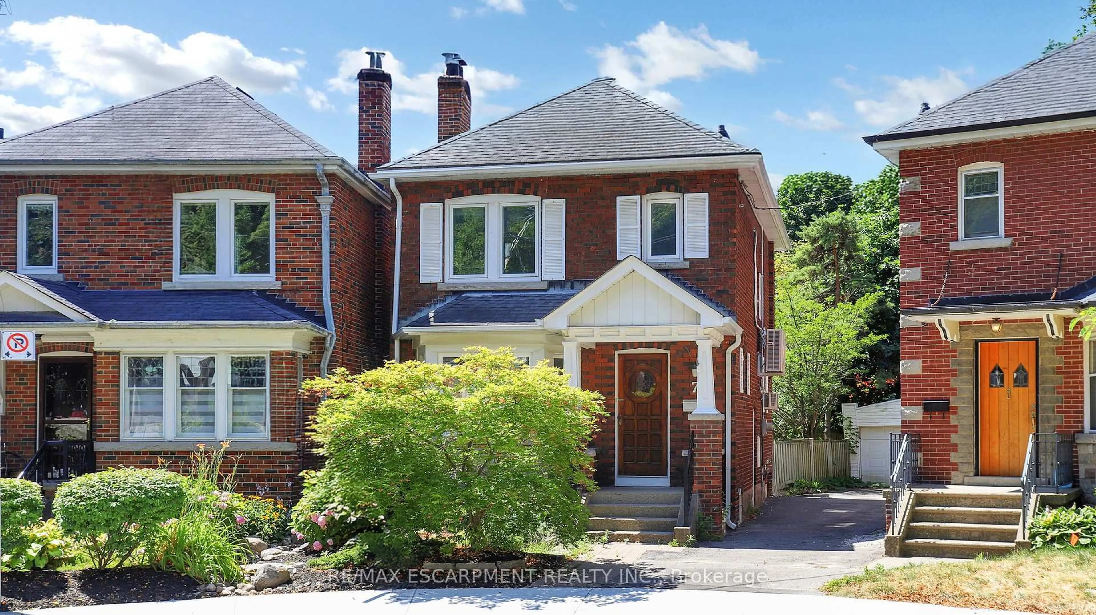 Home with brick exterior material, street for 7 Duplex Cres, Toronto Ontario M5P 1J1