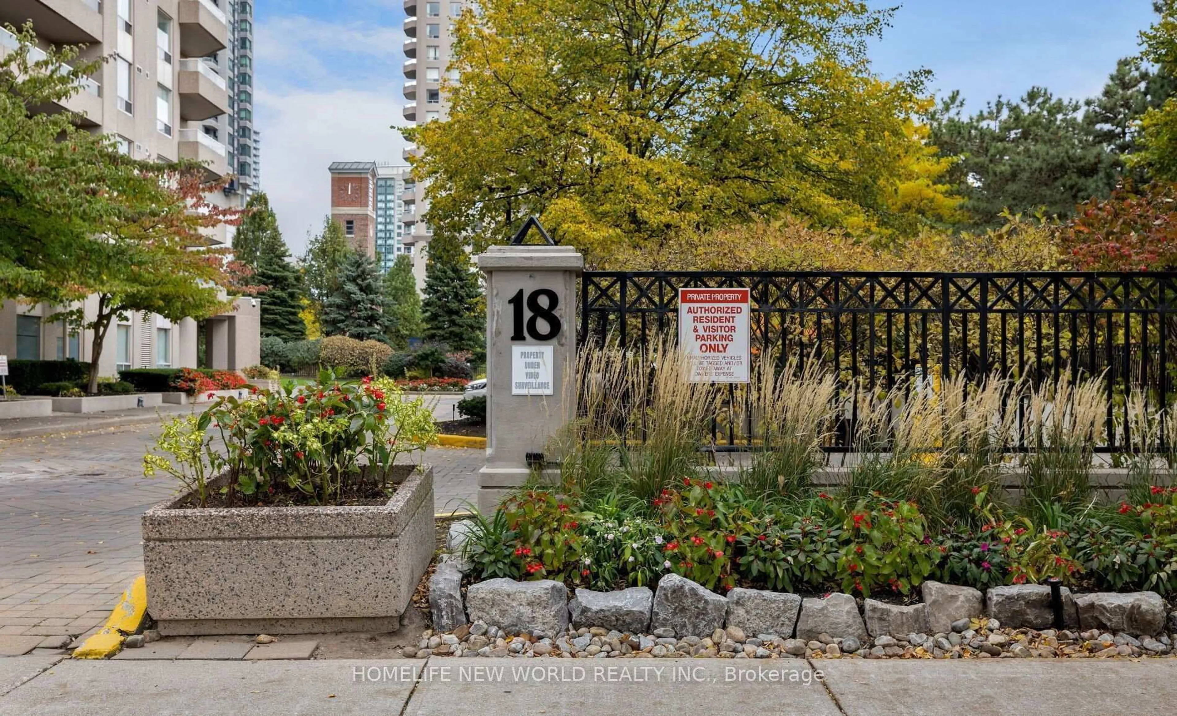 Patio, street for 18 Hillcrest Ave #1608, Toronto Ontario M2N 6T5