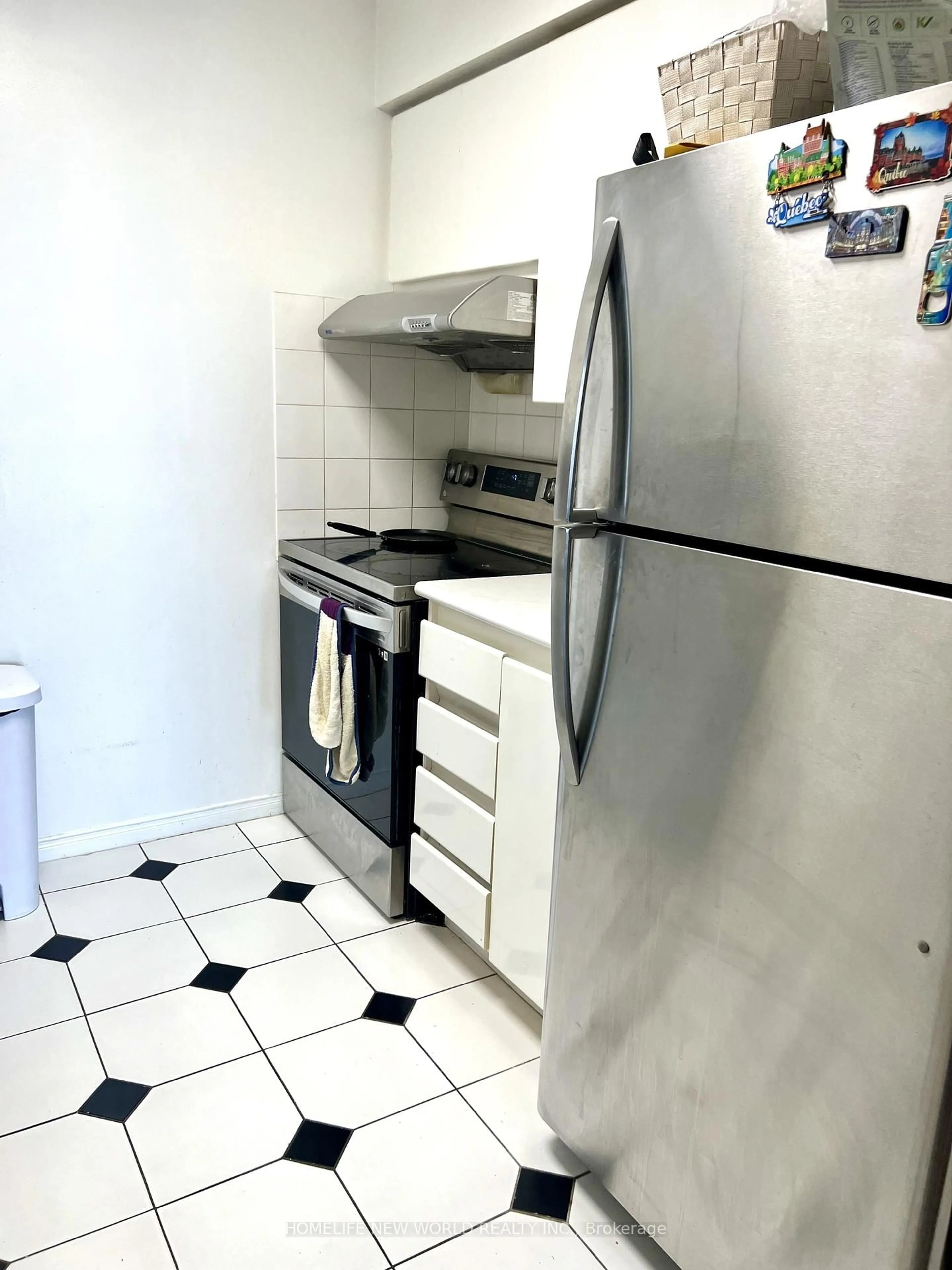 Standard kitchen, unknown for 18 Hillcrest Ave #1608, Toronto Ontario M2N 6T5