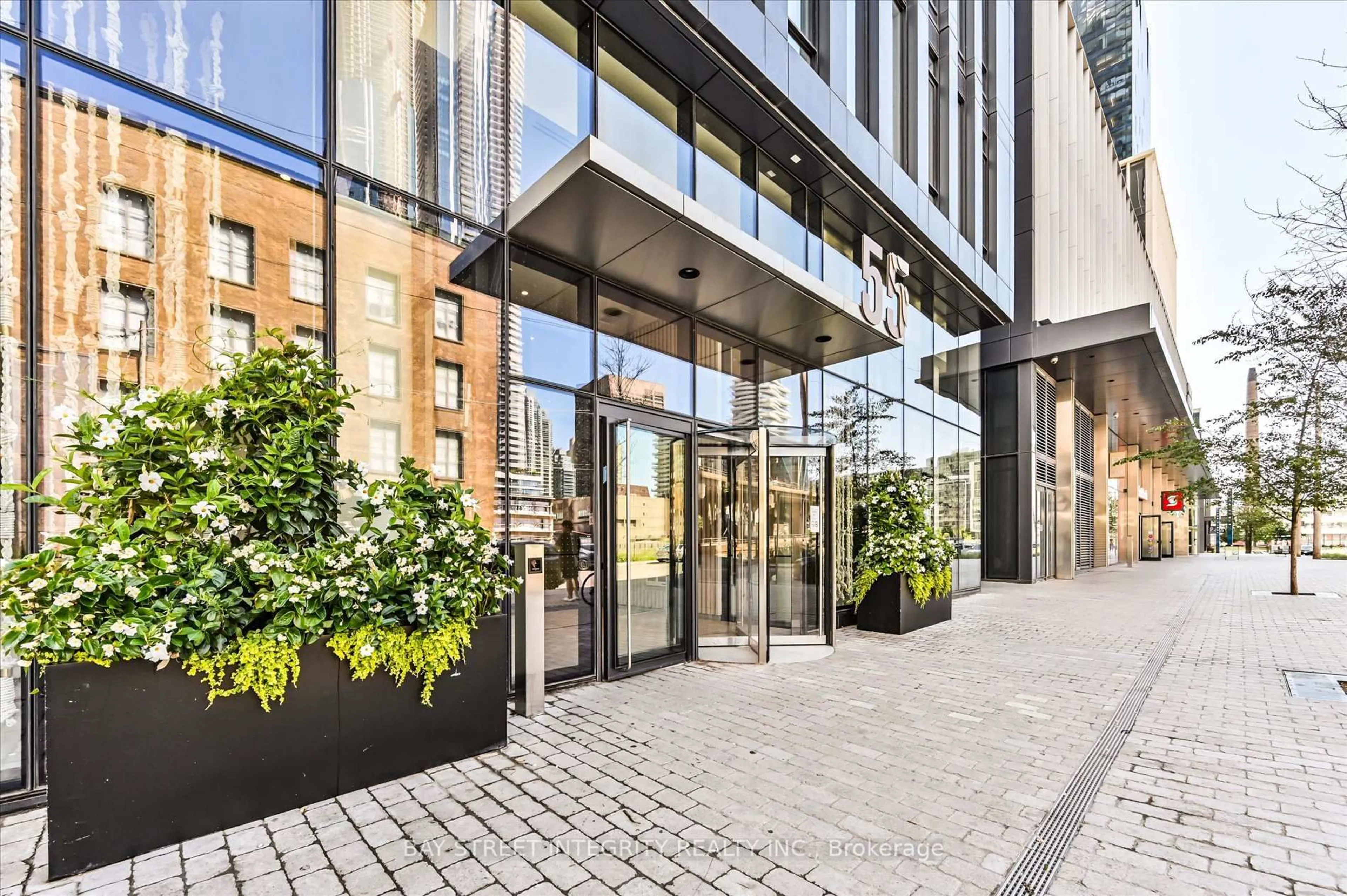 Indoor foyer for 55 Cooper St #4011, Toronto Ontario M5E 0G1