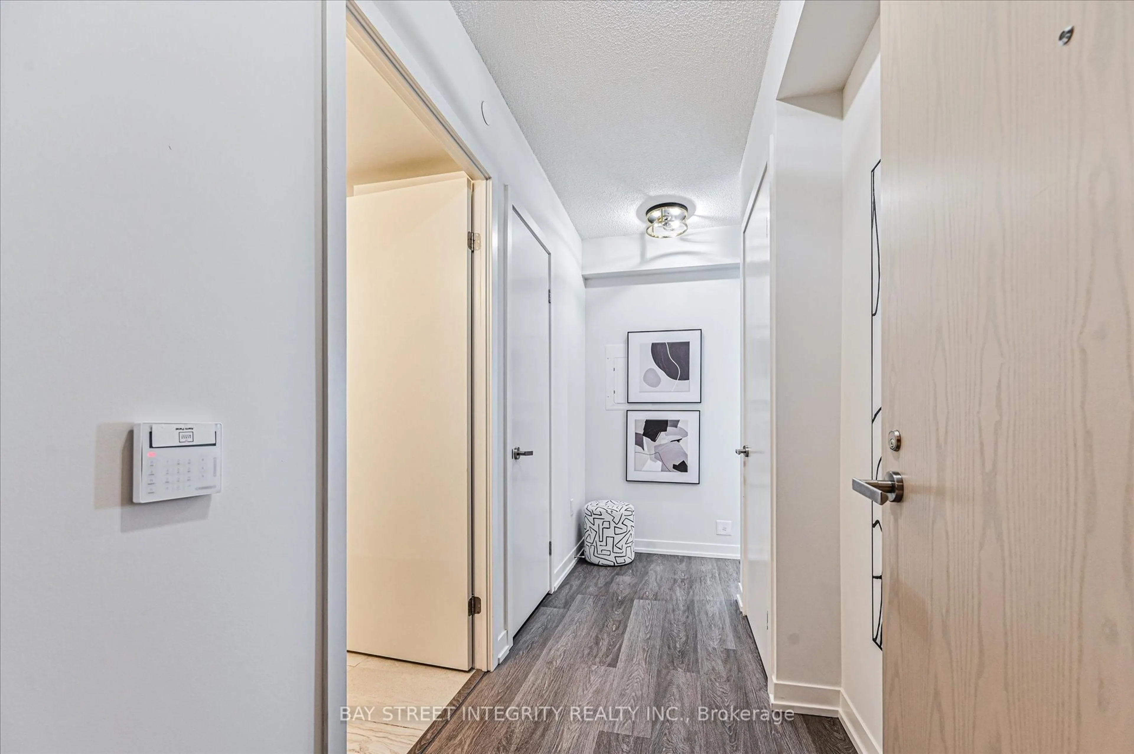 Indoor entryway for 55 Cooper St #4011, Toronto Ontario M5E 0G1