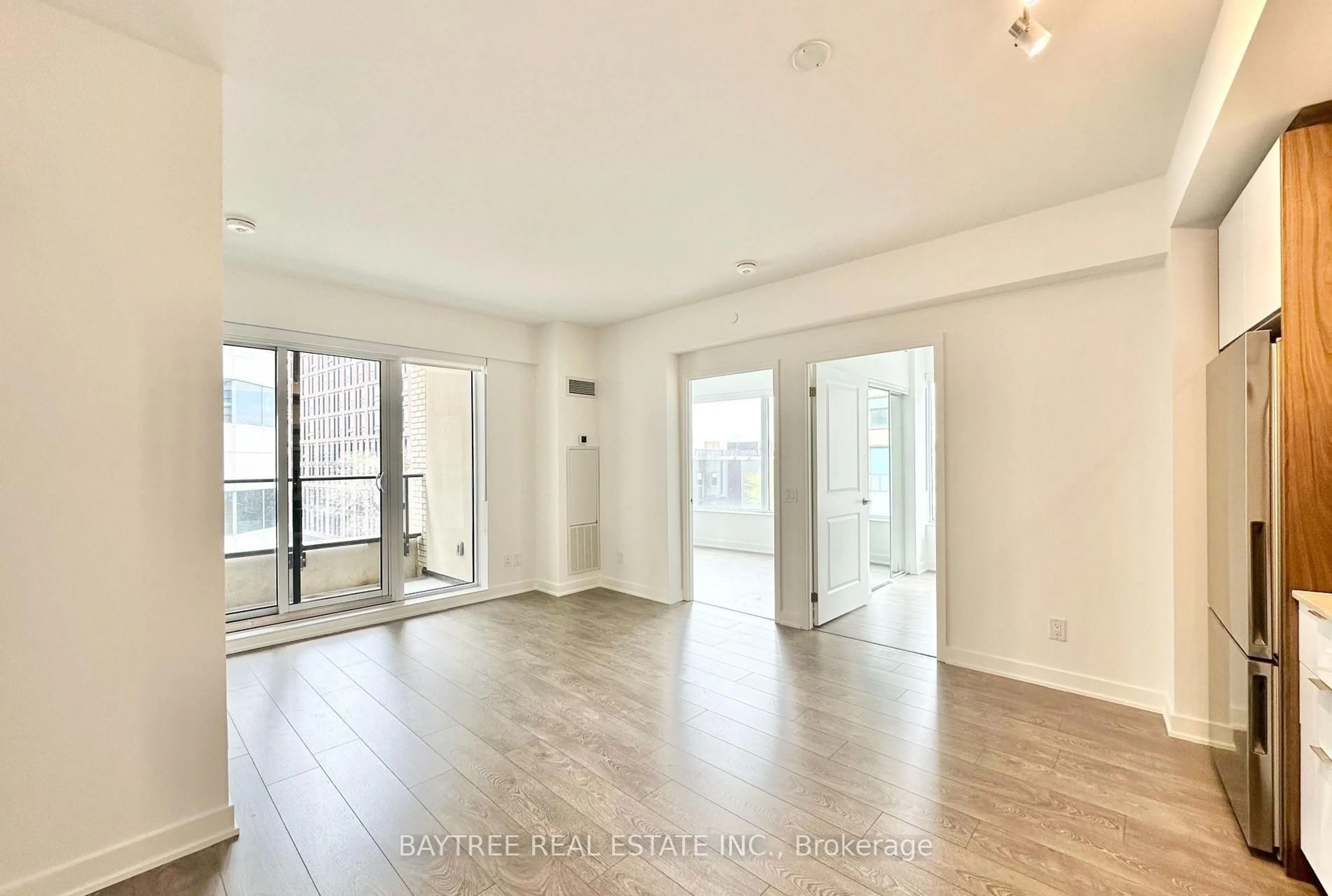 Unknown for 543 Richmond St #544, Toronto Ontario M5V 1Y9