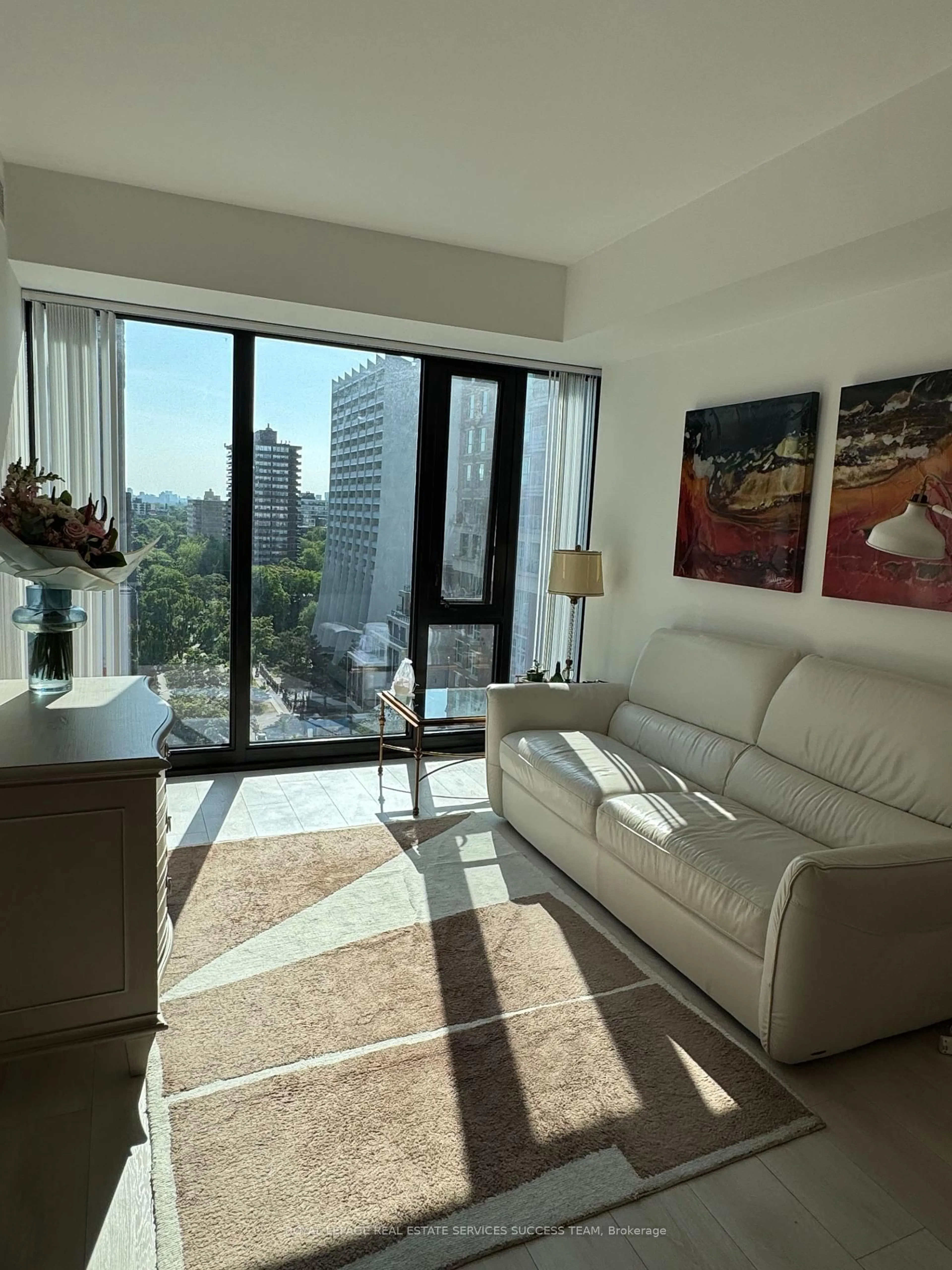 Living room with furniture, unknown for 188 Cumberland St #1111, Toronto Ontario M5R 1A8