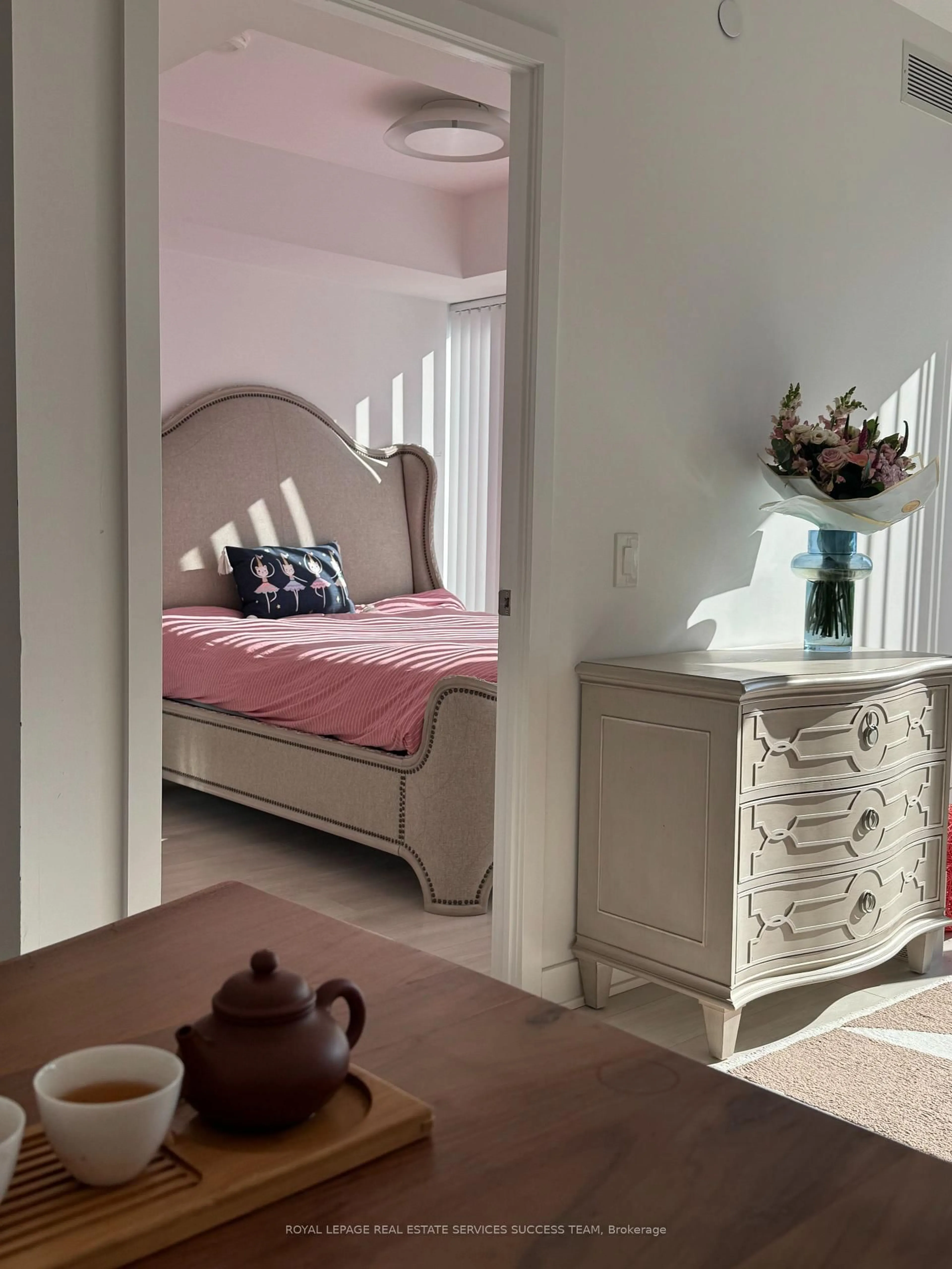 Bedroom with bed, unknown for 188 Cumberland St #1111, Toronto Ontario M5R 1A8