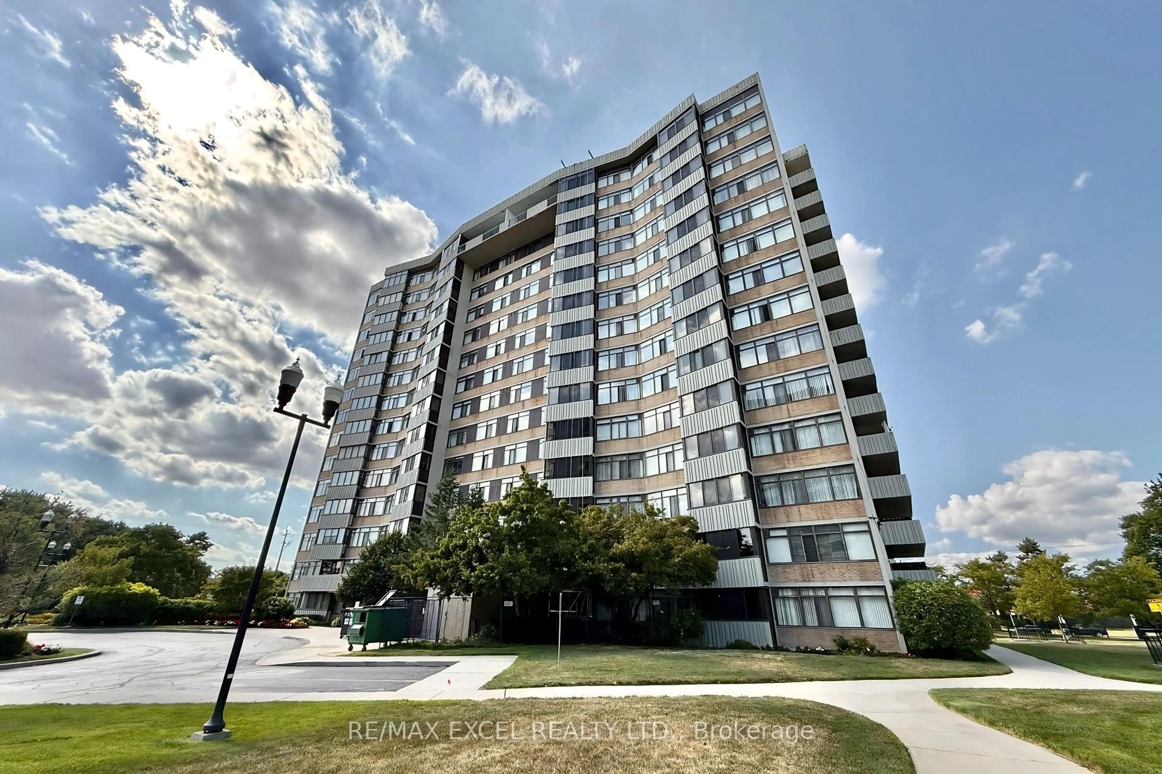 A pic from outside/outdoor area/front of a property/back of a property/a pic from drone, building for 1201 Steeles Ave #501, Toronto Ontario M2R 3K1
