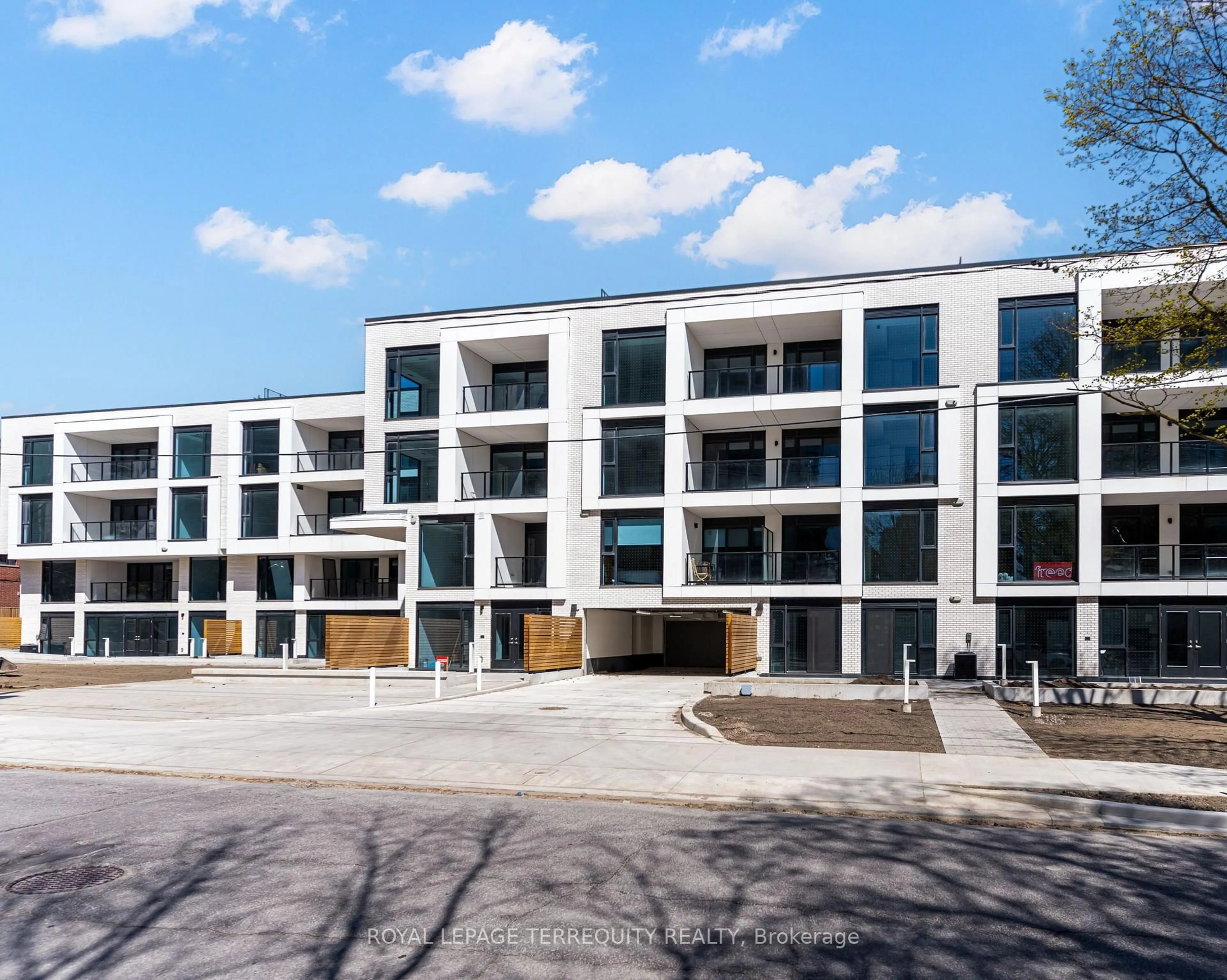 A pic from outside/outdoor area/front of a property/back of a property/a pic from drone, building for 200 Keewatin Ave #PH05, Toronto Ontario M4P 1Z8