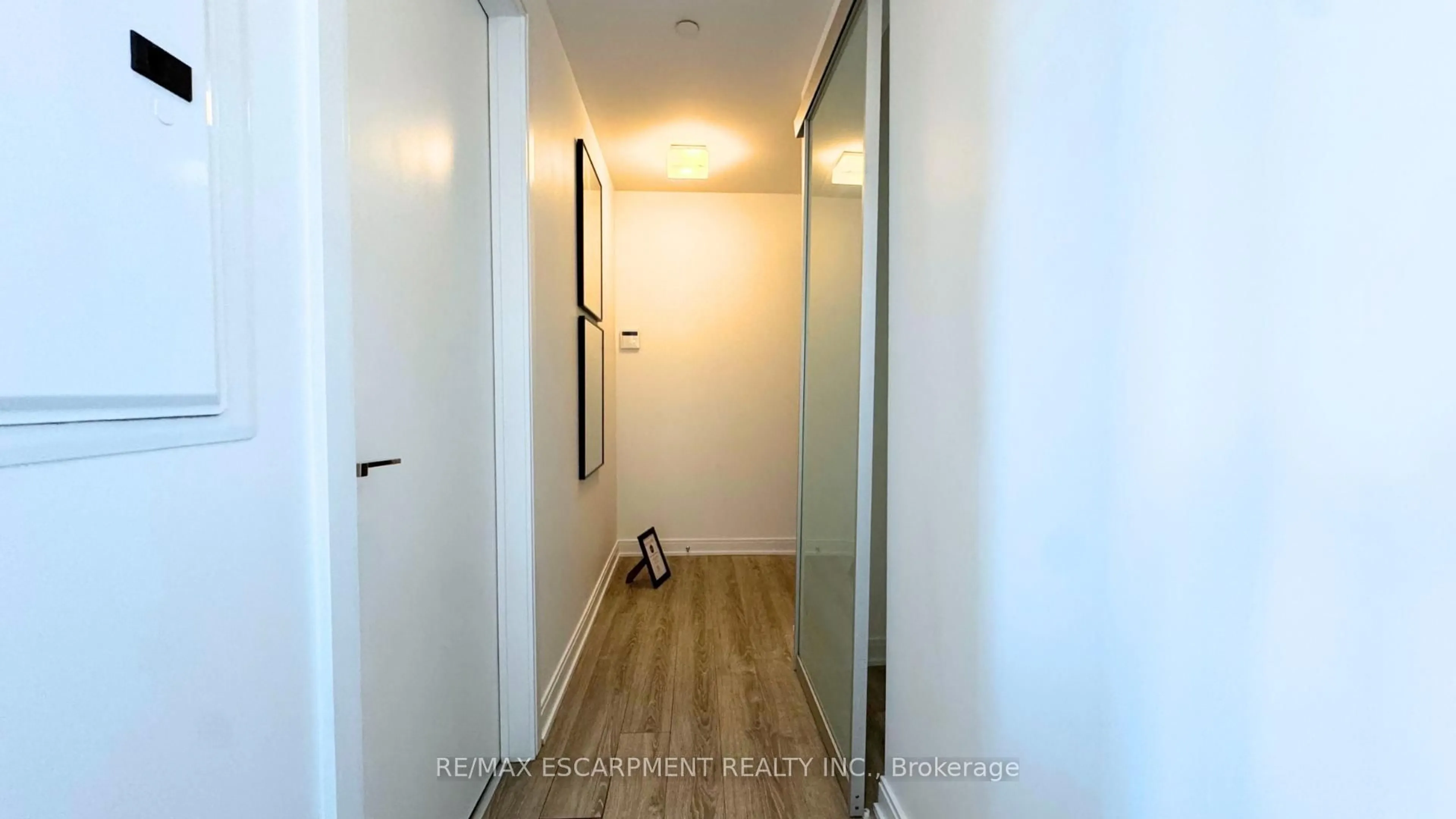 Unknown for 42 Charles St #2409, Toronto Ontario M4Y 1T4