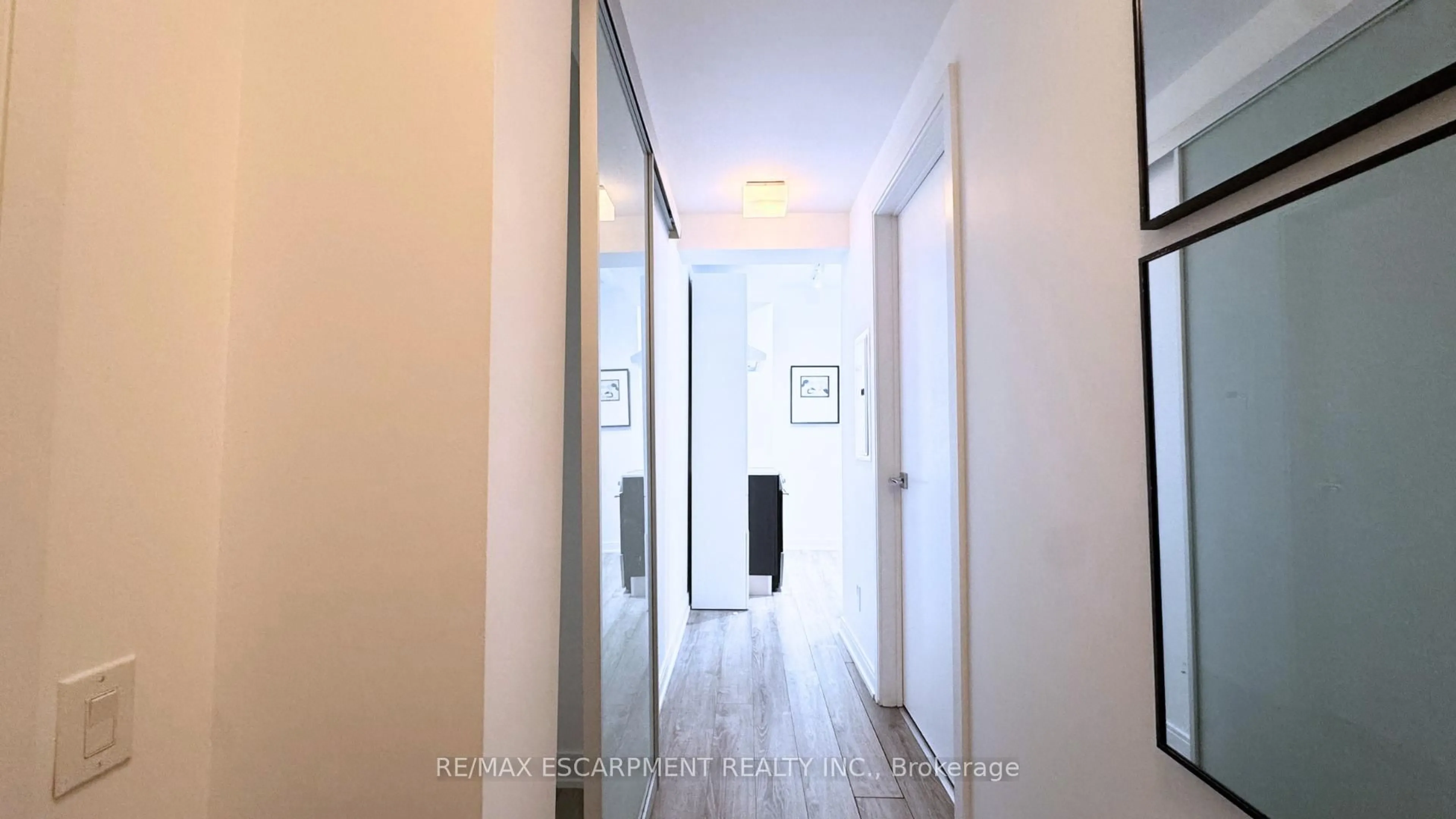 Unknown for 42 Charles St #2409, Toronto Ontario M4Y 1T4