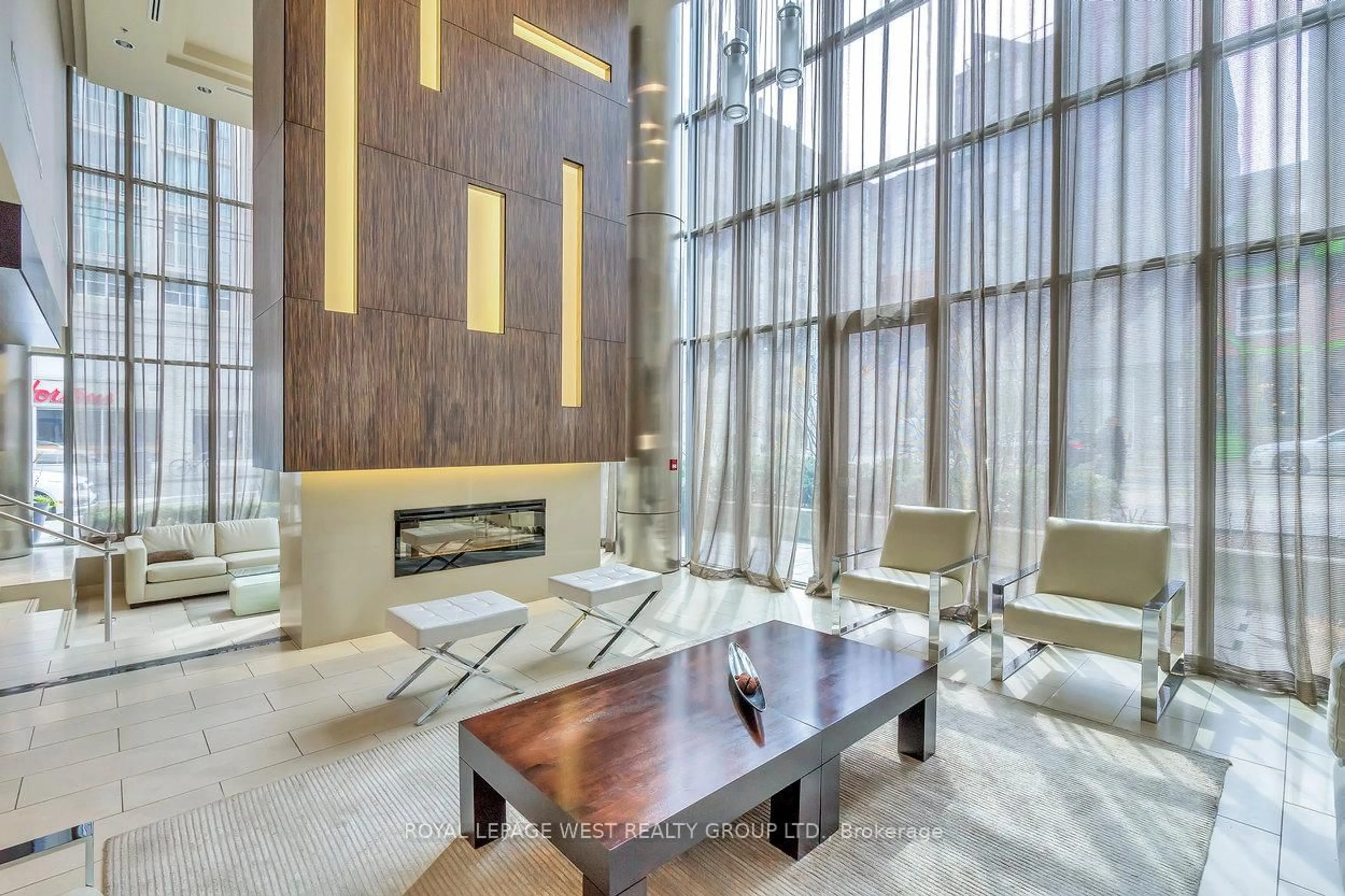 Lobby for 320 Richmond St #201, Toronto Ontario M5A 1P9