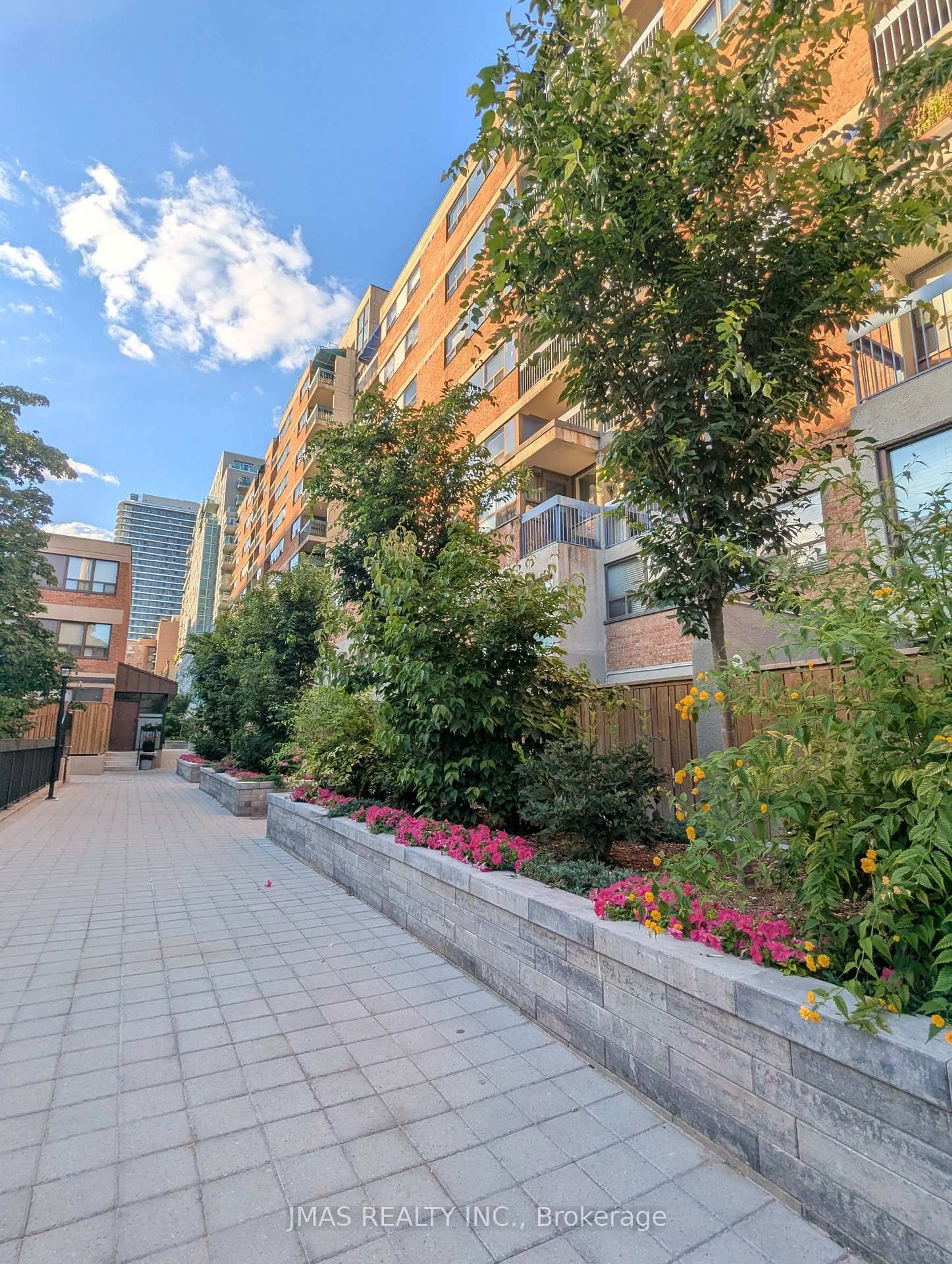 Patio, street for 60 St Patrick St #635, Toronto Ontario M5T 2X5