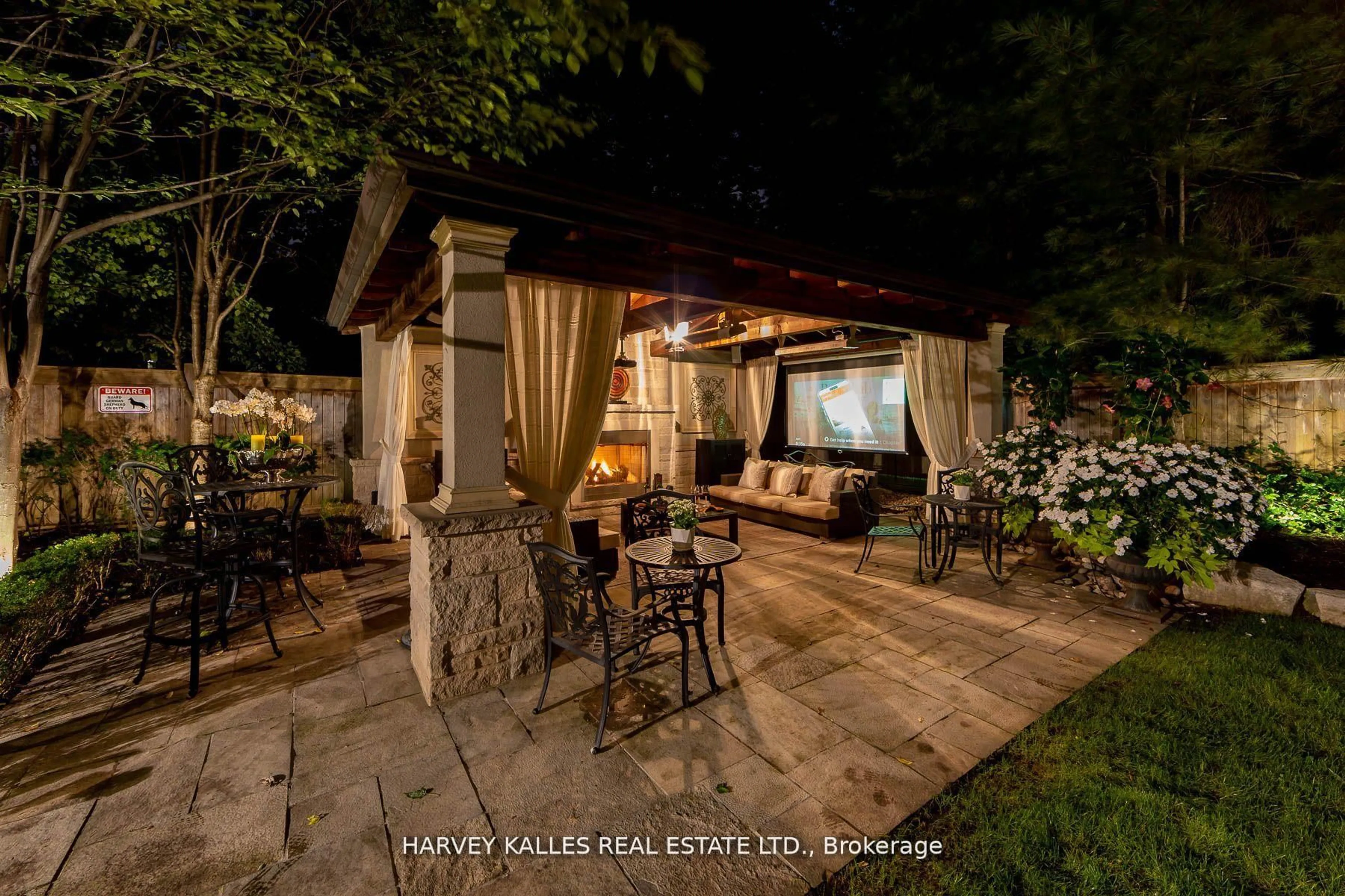 Patio, street for 48 Wimpole Dr, Toronto Ontario M2L 2L3