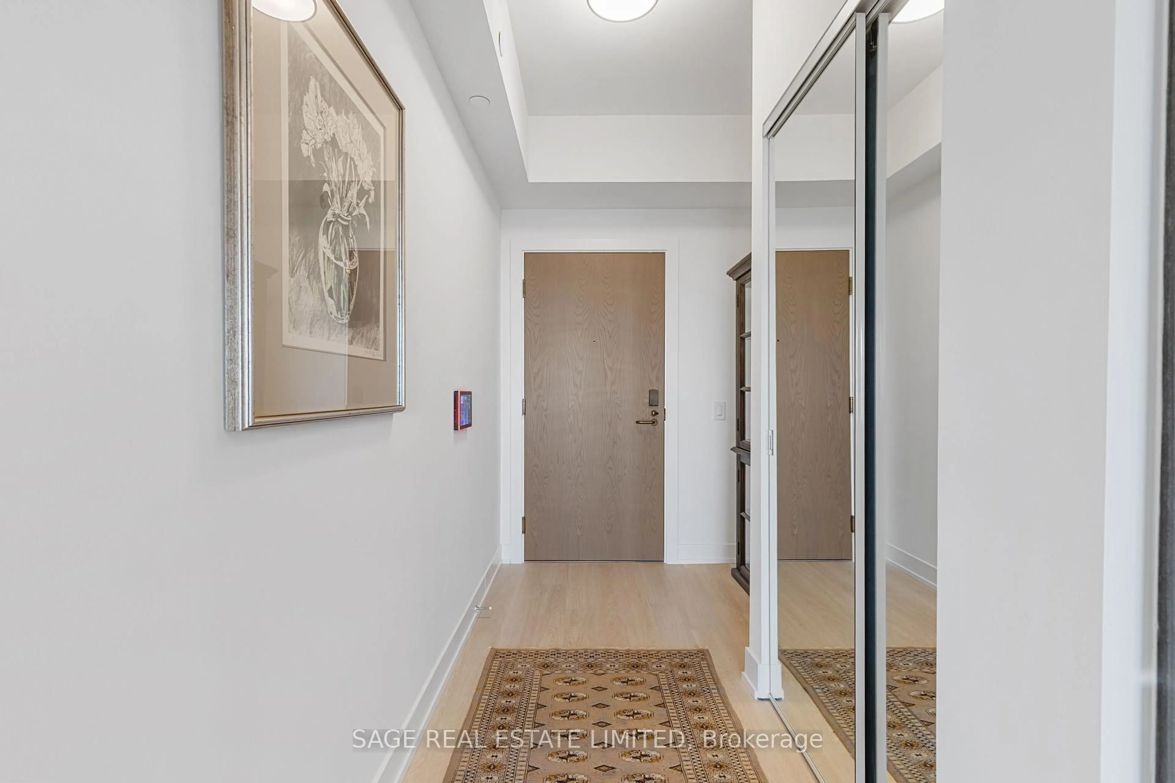 Indoor foyer for 30 Inn On The Park #808, Toronto Ontario M3C 0P7