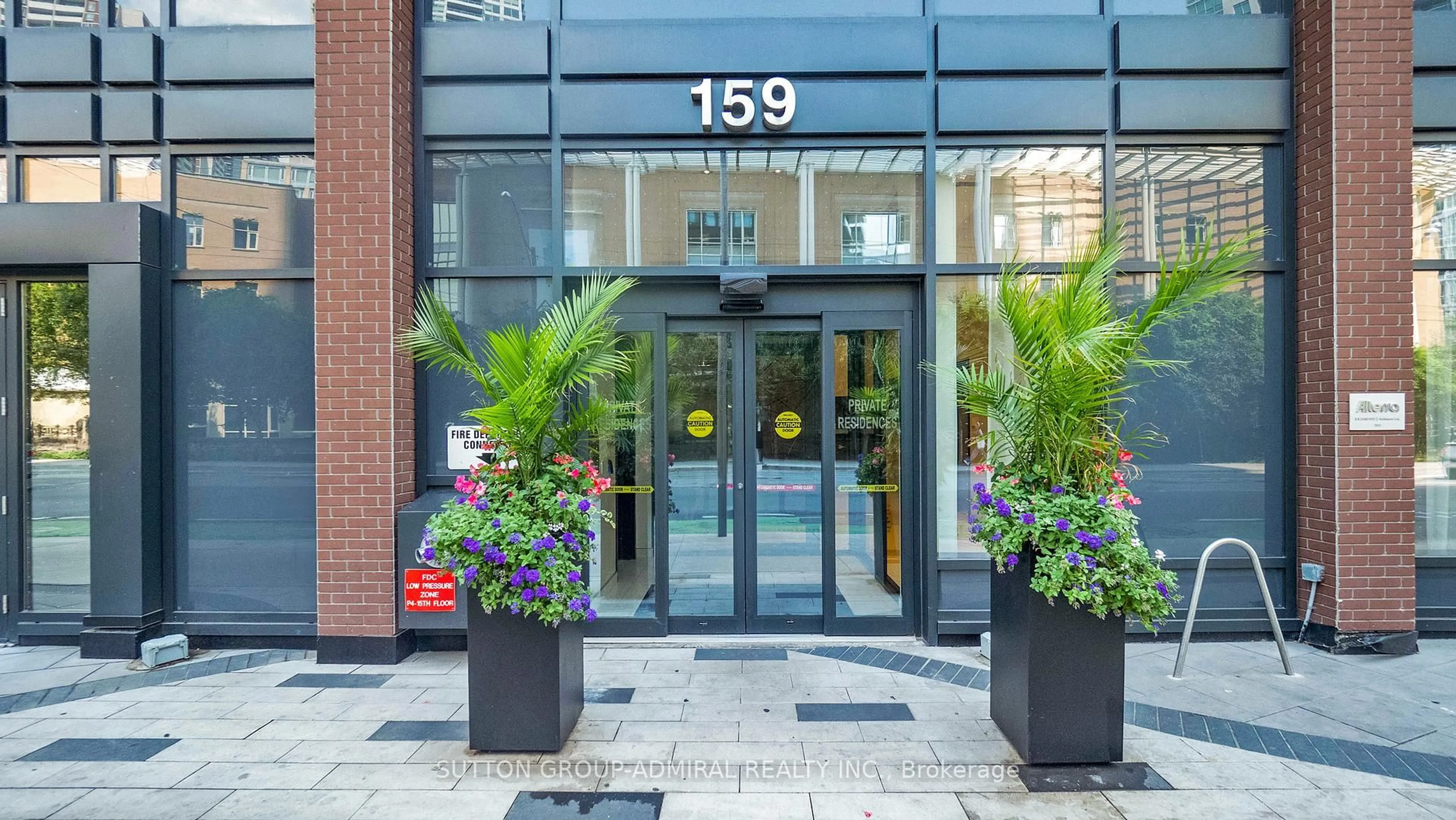 Indoor foyer for 159 Wellesley St #1601, Toronto Ontario M4Y 0H5