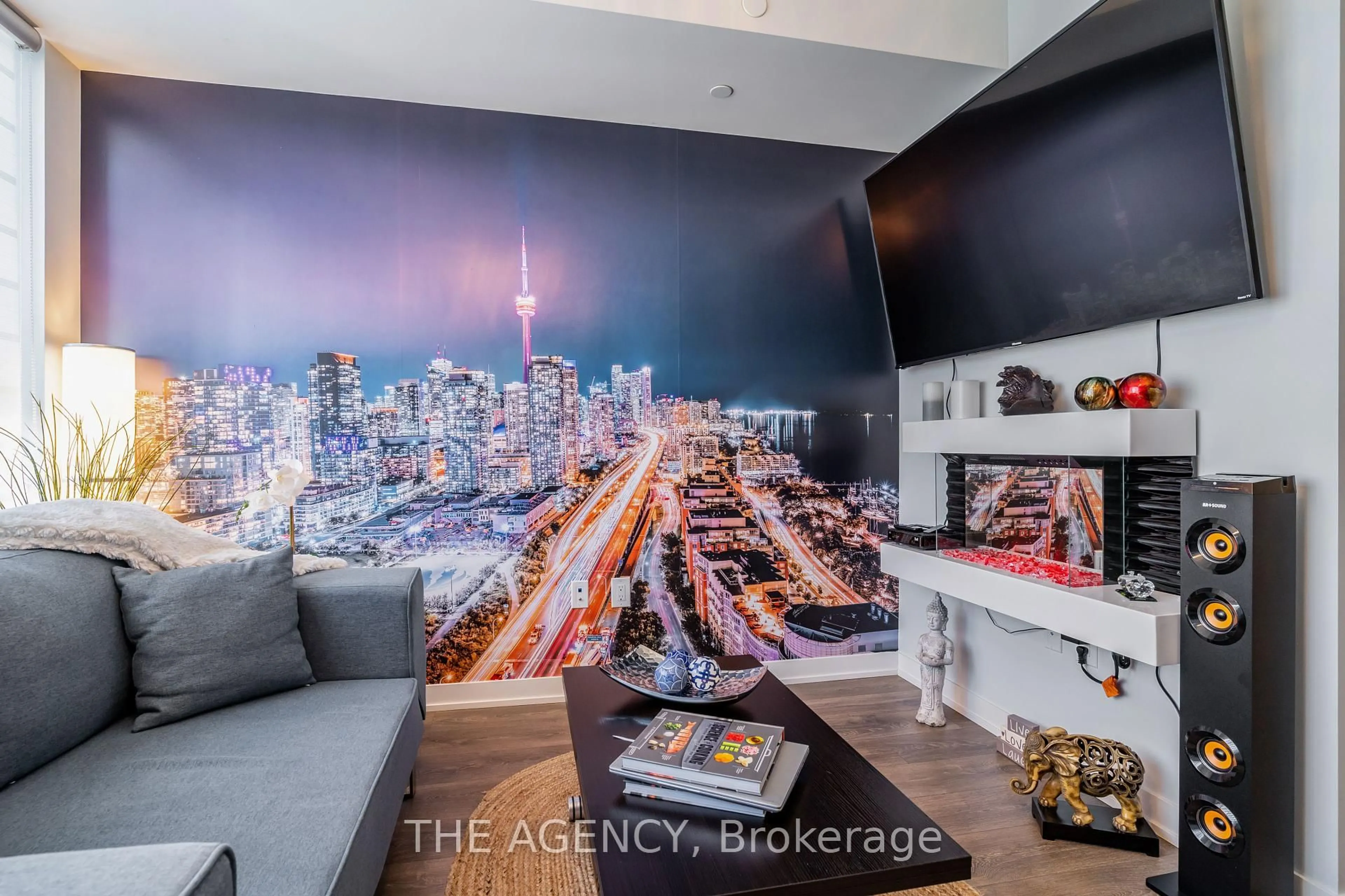 A pic of a room for 20 Richardson St #606, Toronto Ontario M5A 0S6