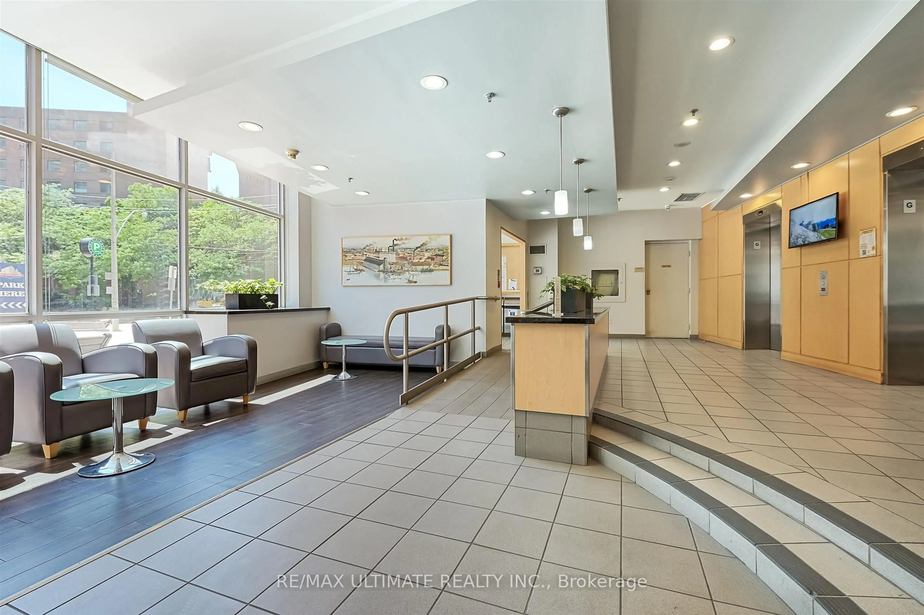 Lobby for 39 Parliament St #808, Toronto Ontario M5A 4R2
