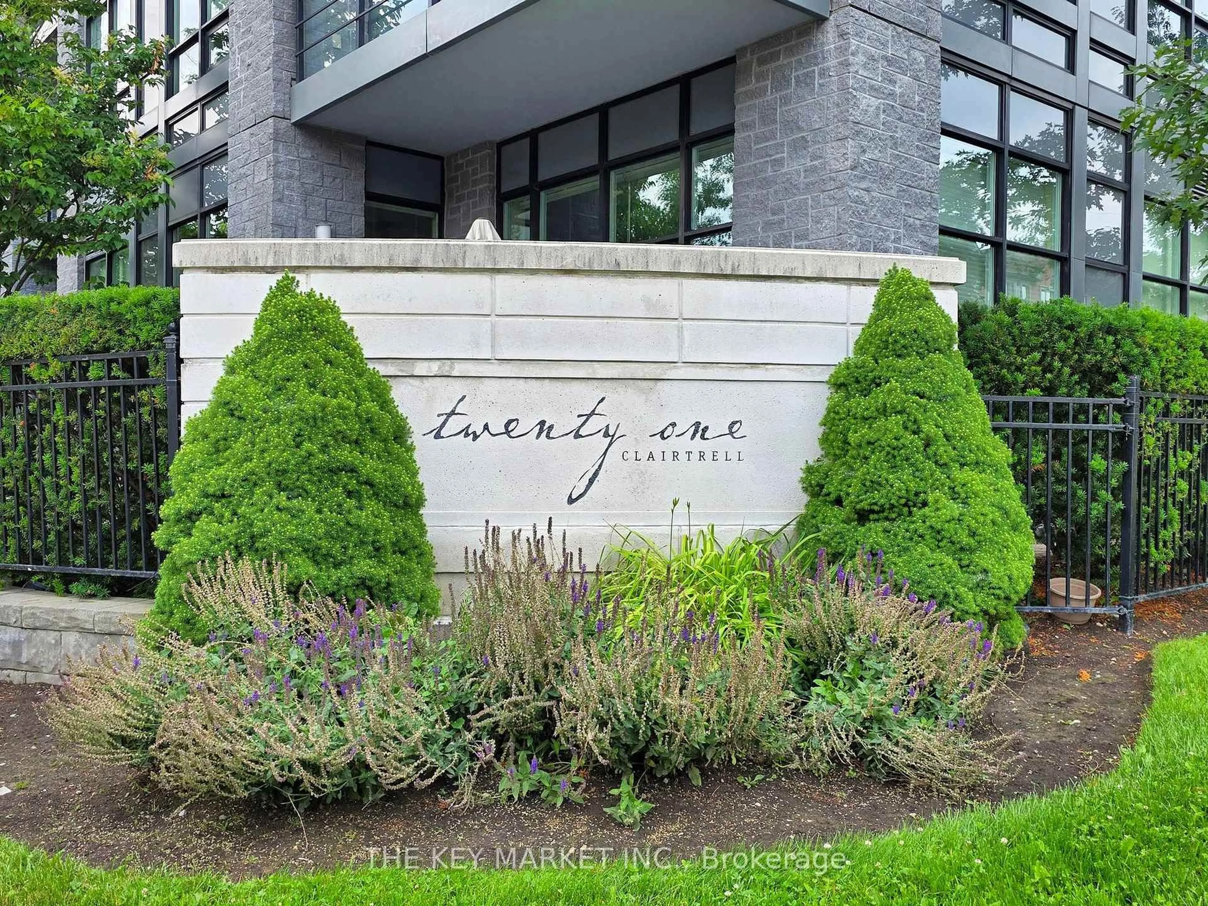 Indoor entryway for 21 Clairtrell Rd #217, Toronto Ontario M2N 0G8