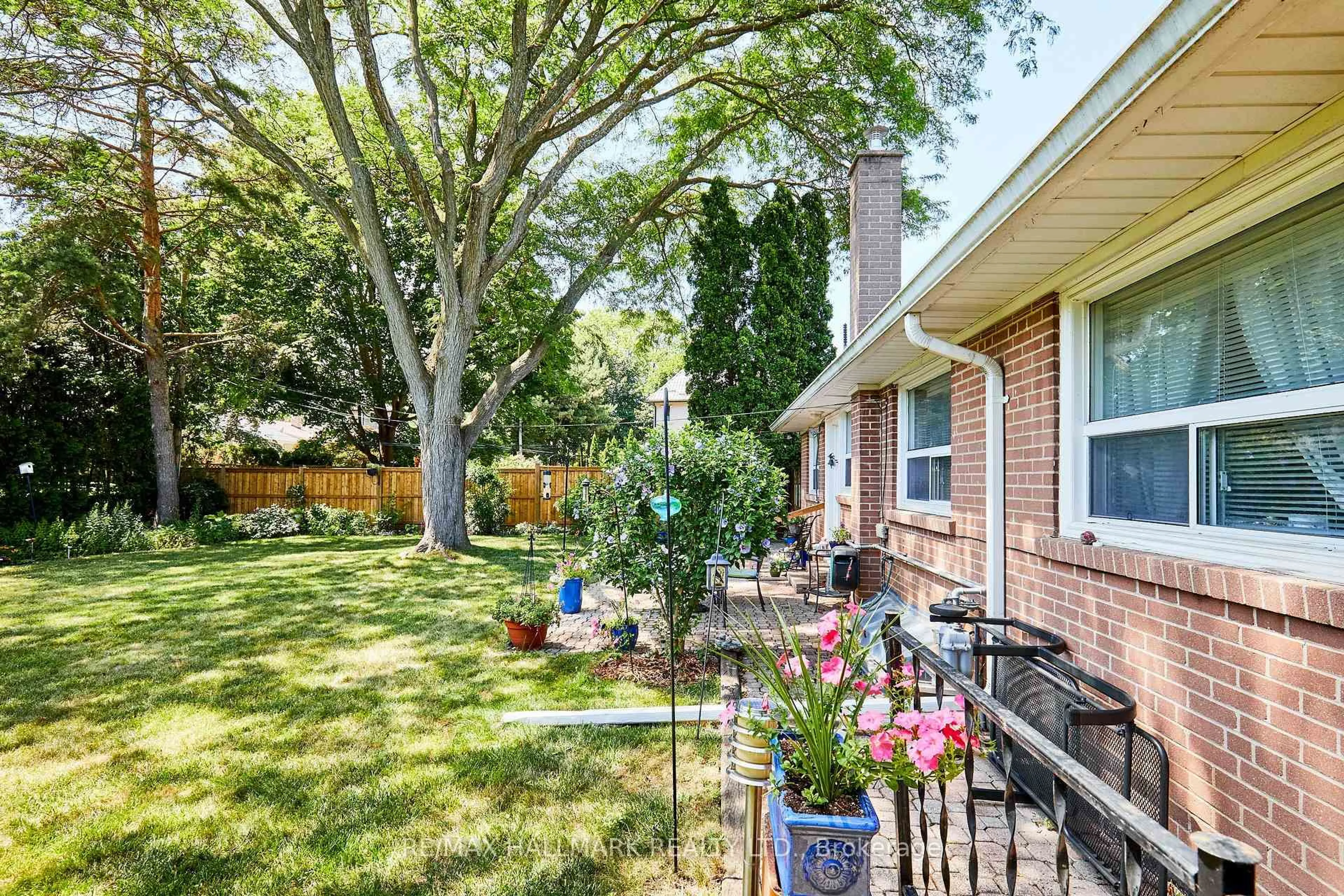 Patio, street for 3 Merredin Pl, Toronto Ontario M3B 1S7