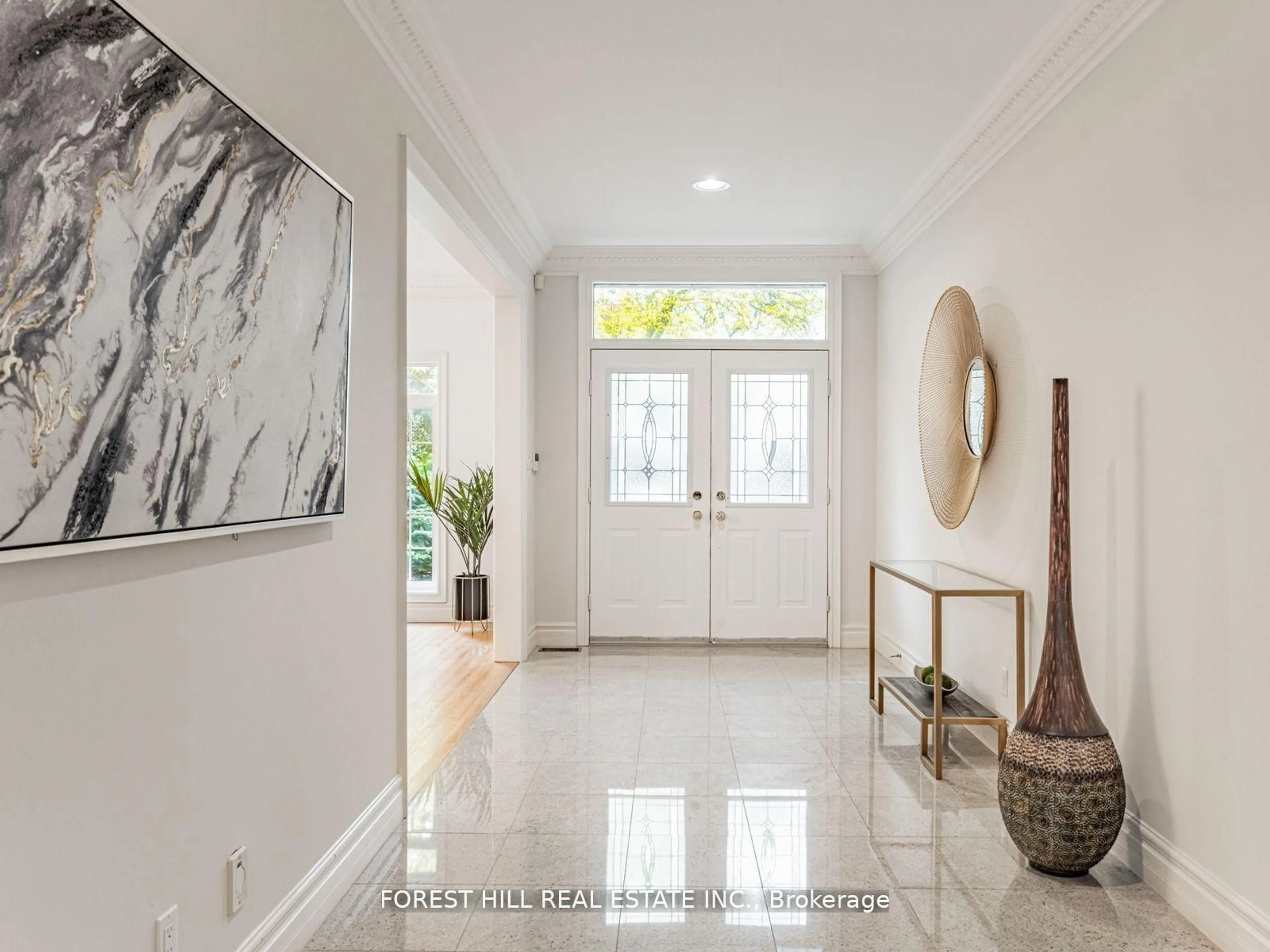 Indoor entryway for 211 Byng Ave, Toronto Ontario M2N 4L2