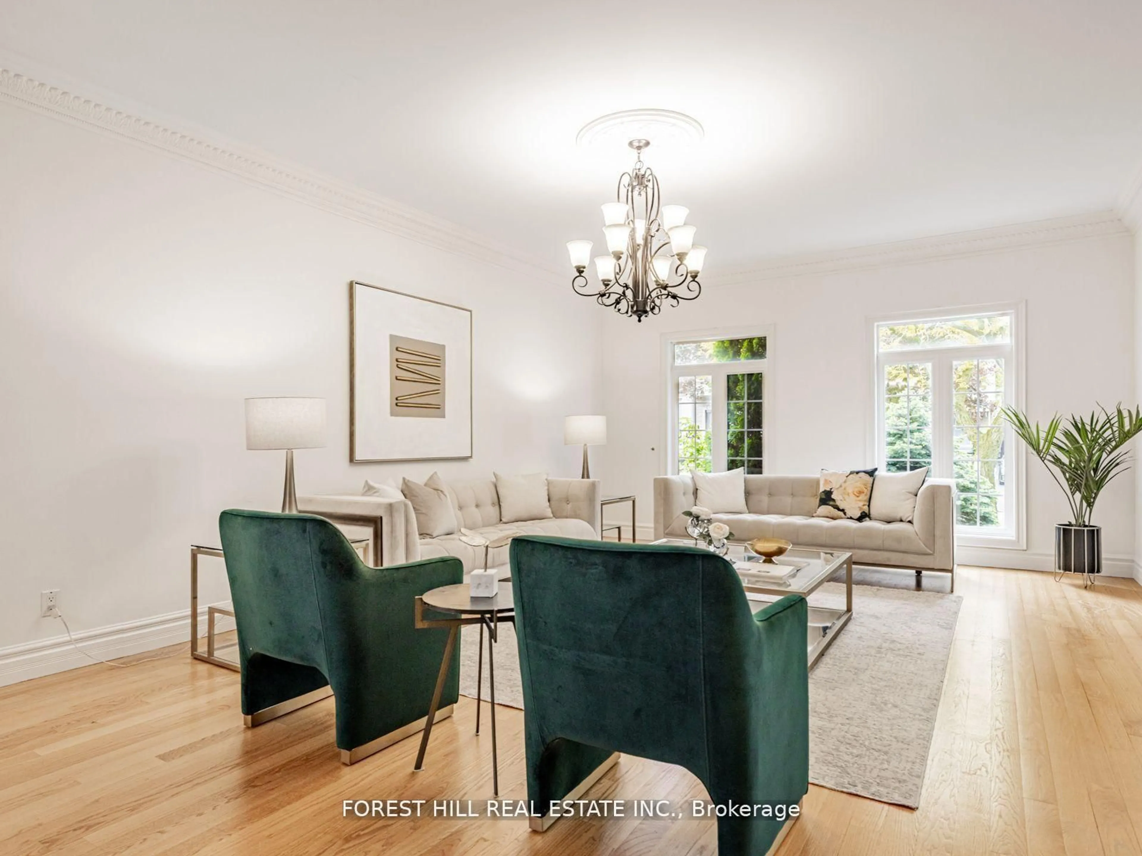 Living room with furniture, wood/laminate floor for 211 Byng Ave, Toronto Ontario M2N 4L2