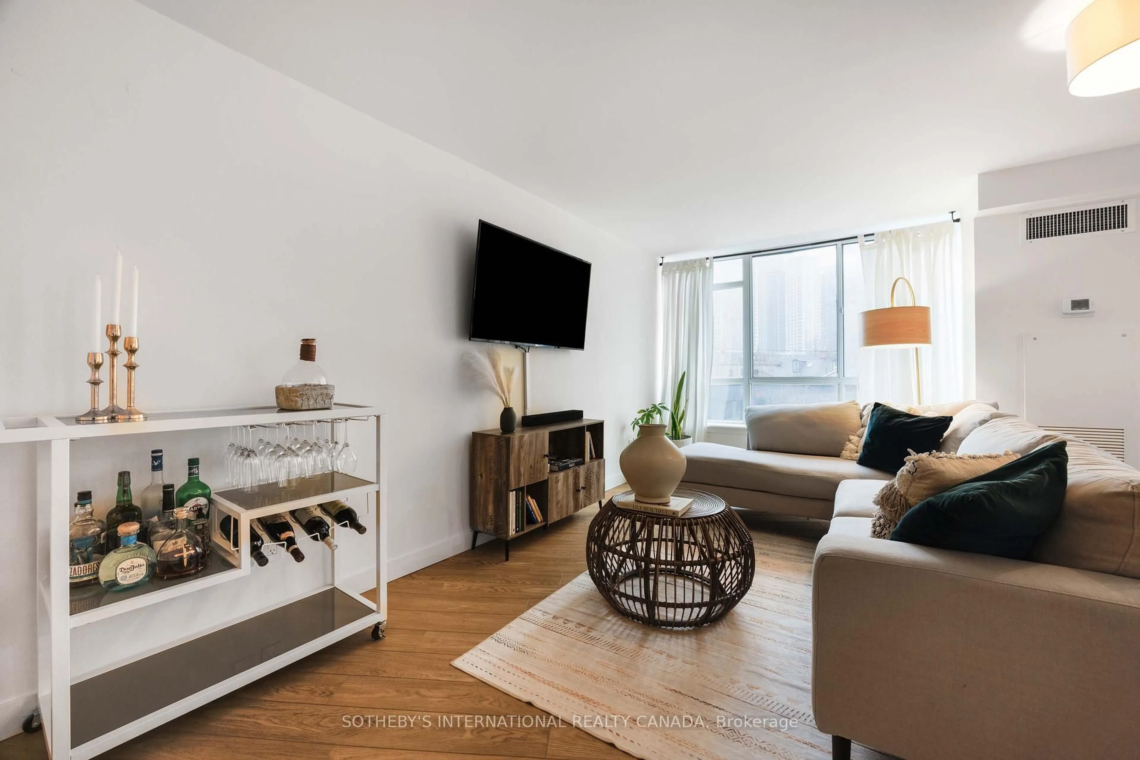 Living room with furniture, unknown for 801 King St #213, Toronto Ontario M5V 3C9