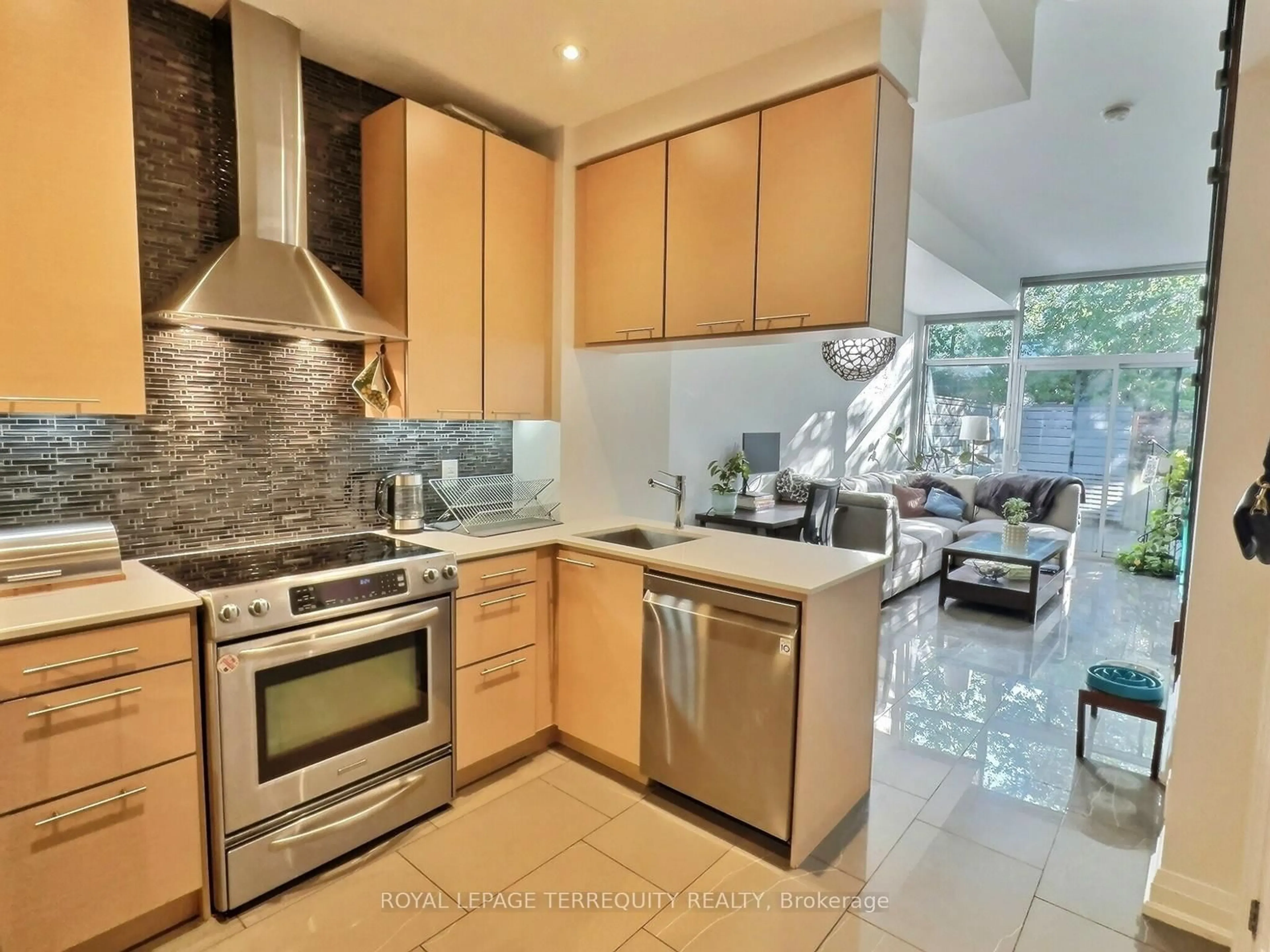 Contemporary kitchen, ceramic/tile floor for 3 Market St #616, Toronto Ontario M5E 0A3