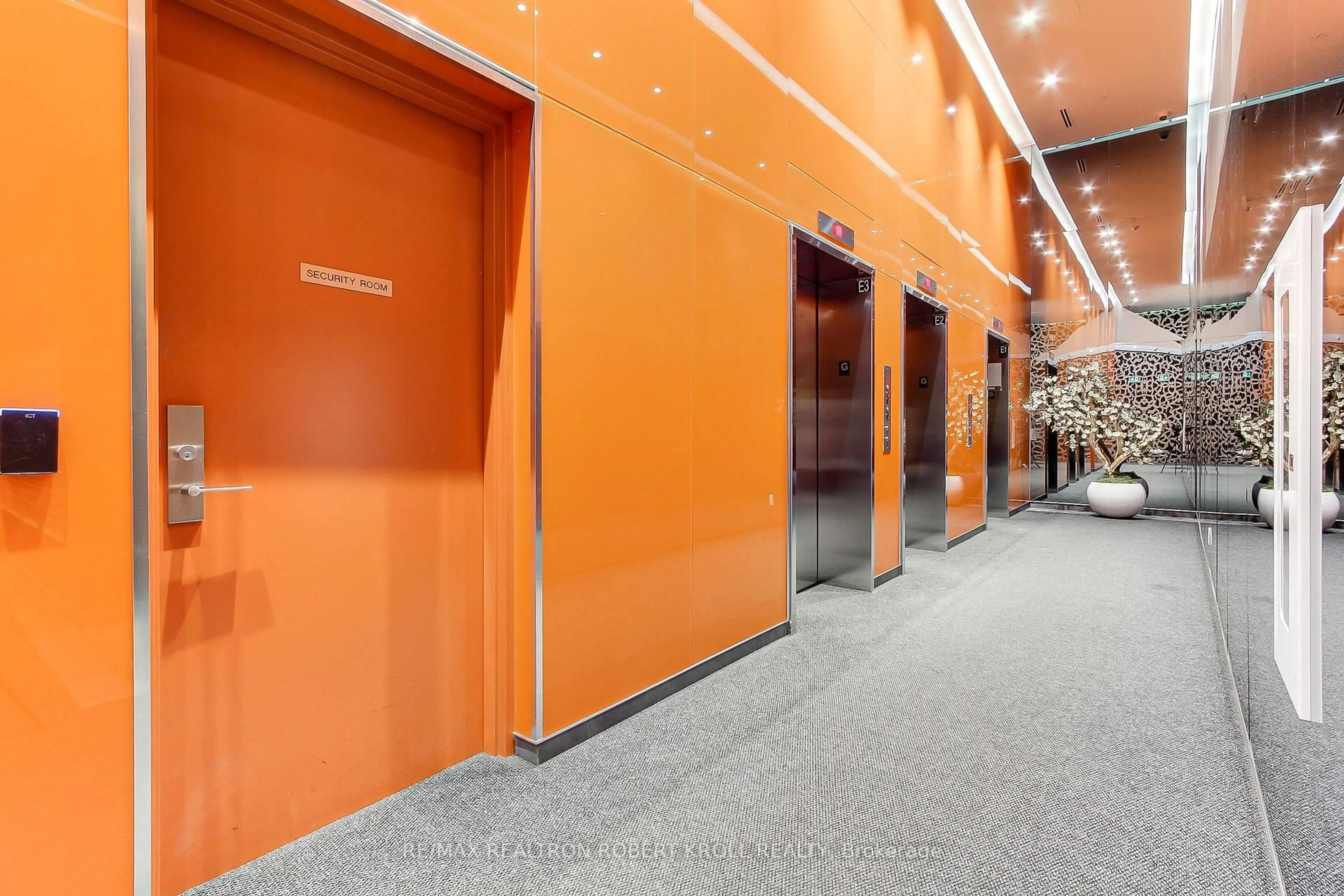 Indoor foyer for 60 Colborne St #615, Toronto Ontario M5E 1E3