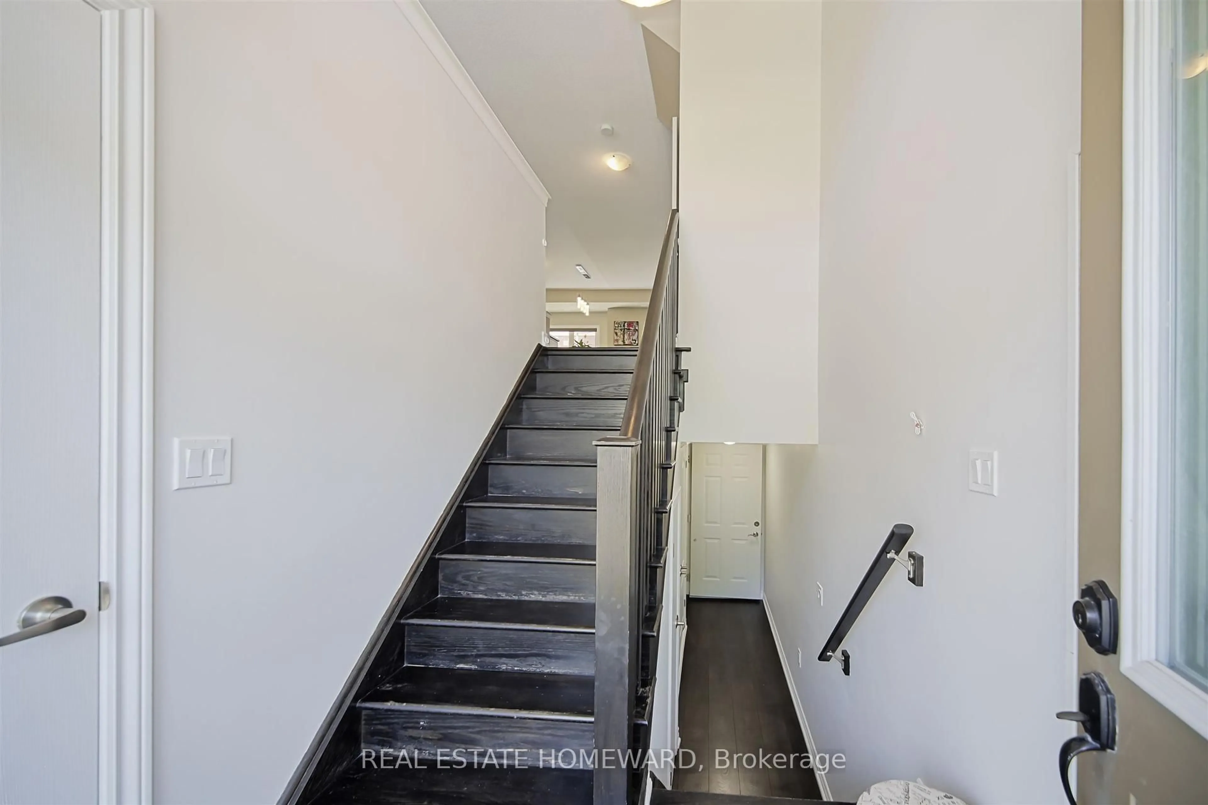 Stairs for 55 Antibes Dr, Toronto Ontario M2R 2Y9