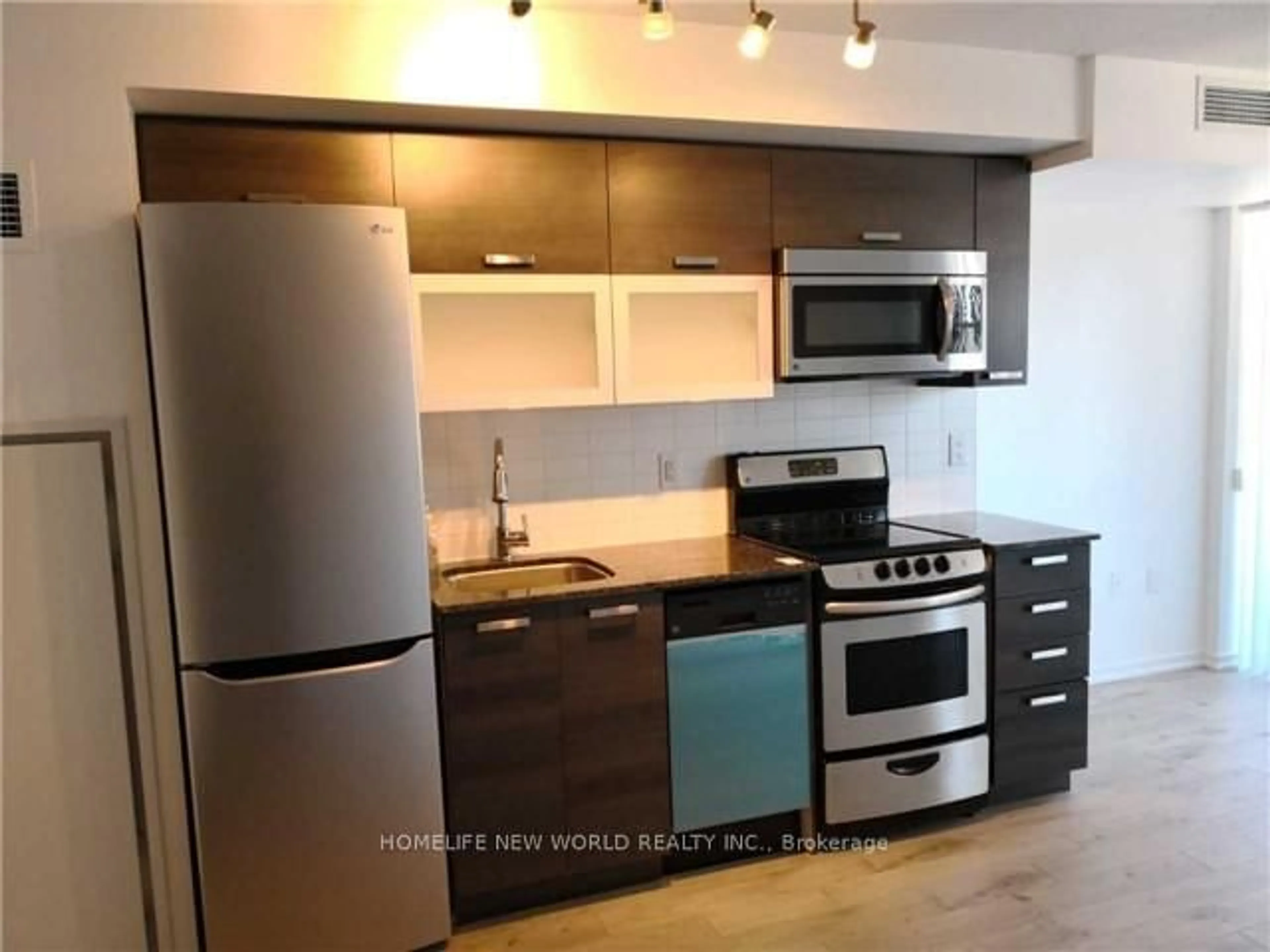 Standard kitchen, unknown for 36 Lisgar St #517E, Toronto Ontario M6J 0C7