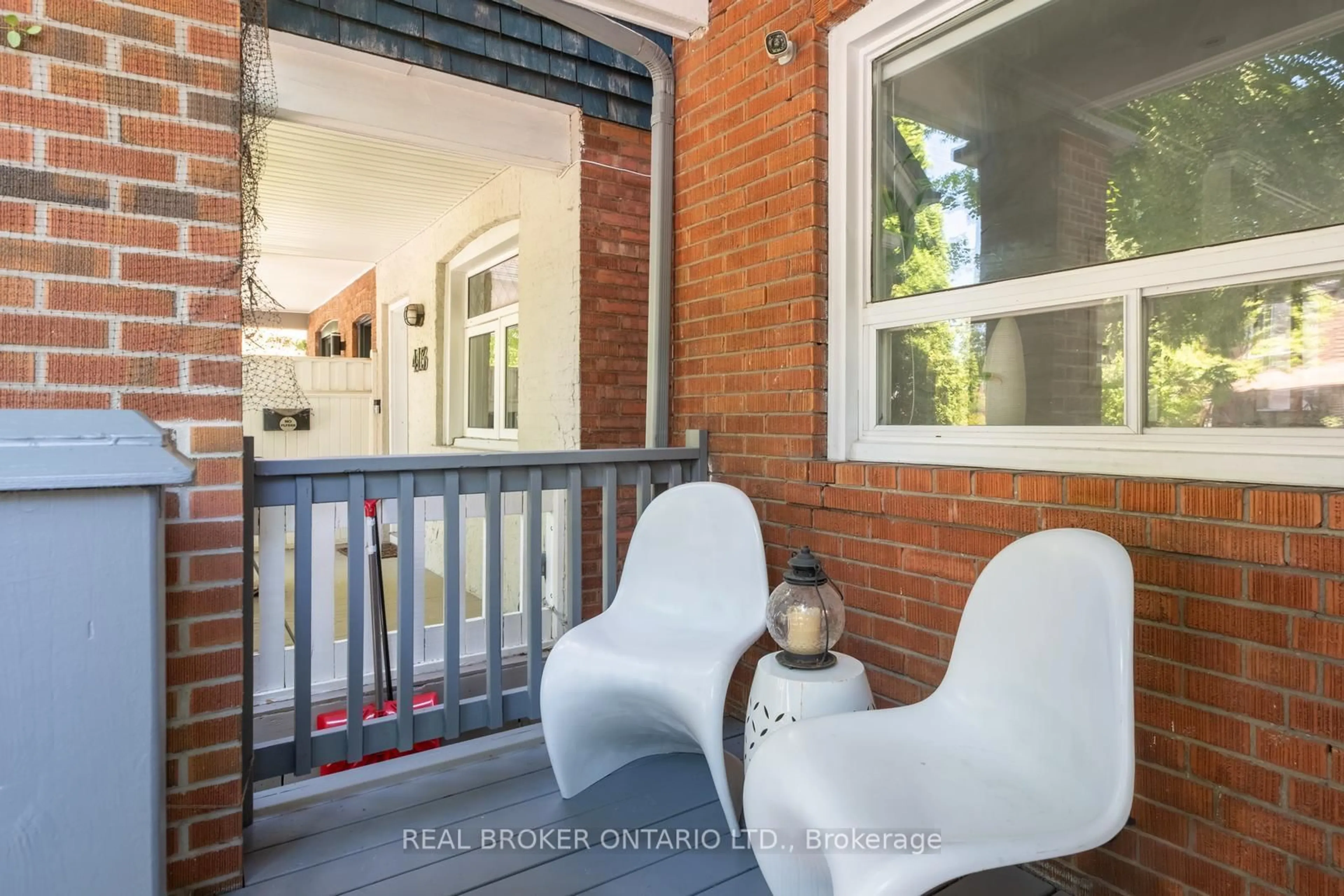 Patio, street for 411 Davisville Ave, Toronto Ontario M4S 1H4