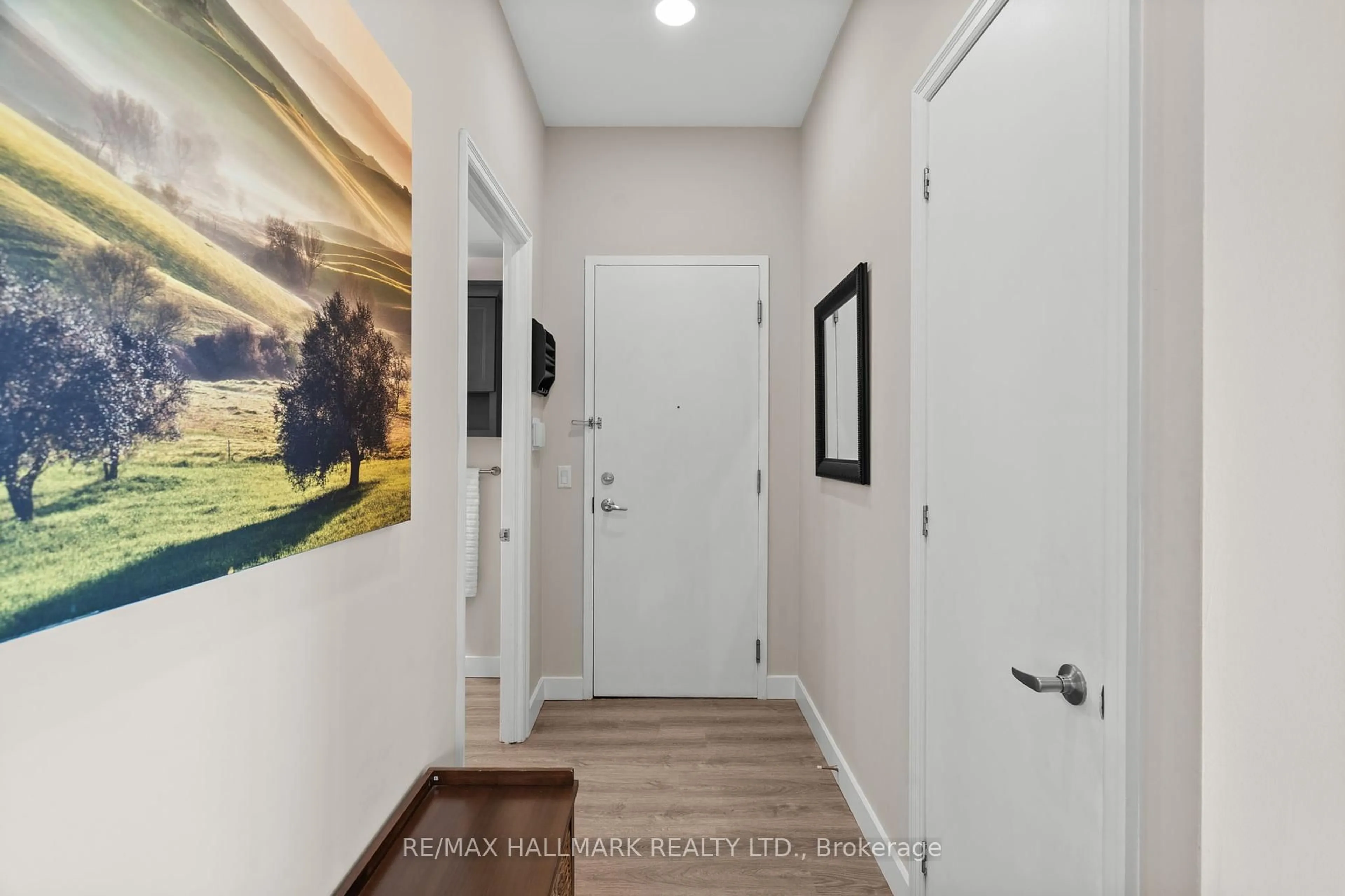 Indoor entryway for 797 Don Mills Rd #205, Toronto Ontario M3C 1V1
