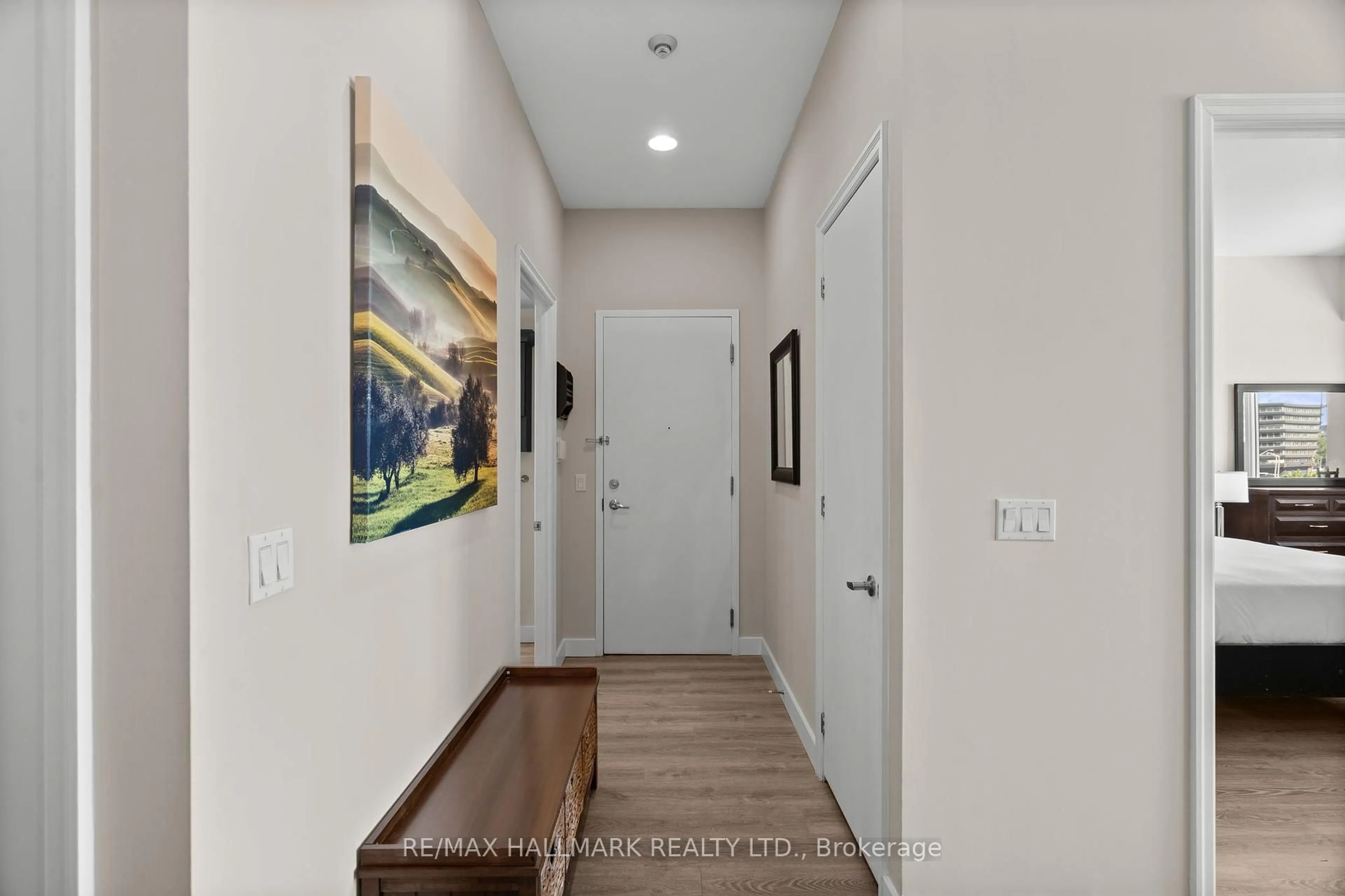 Indoor entryway for 797 Don Mills Rd #205, Toronto Ontario M3C 1V1