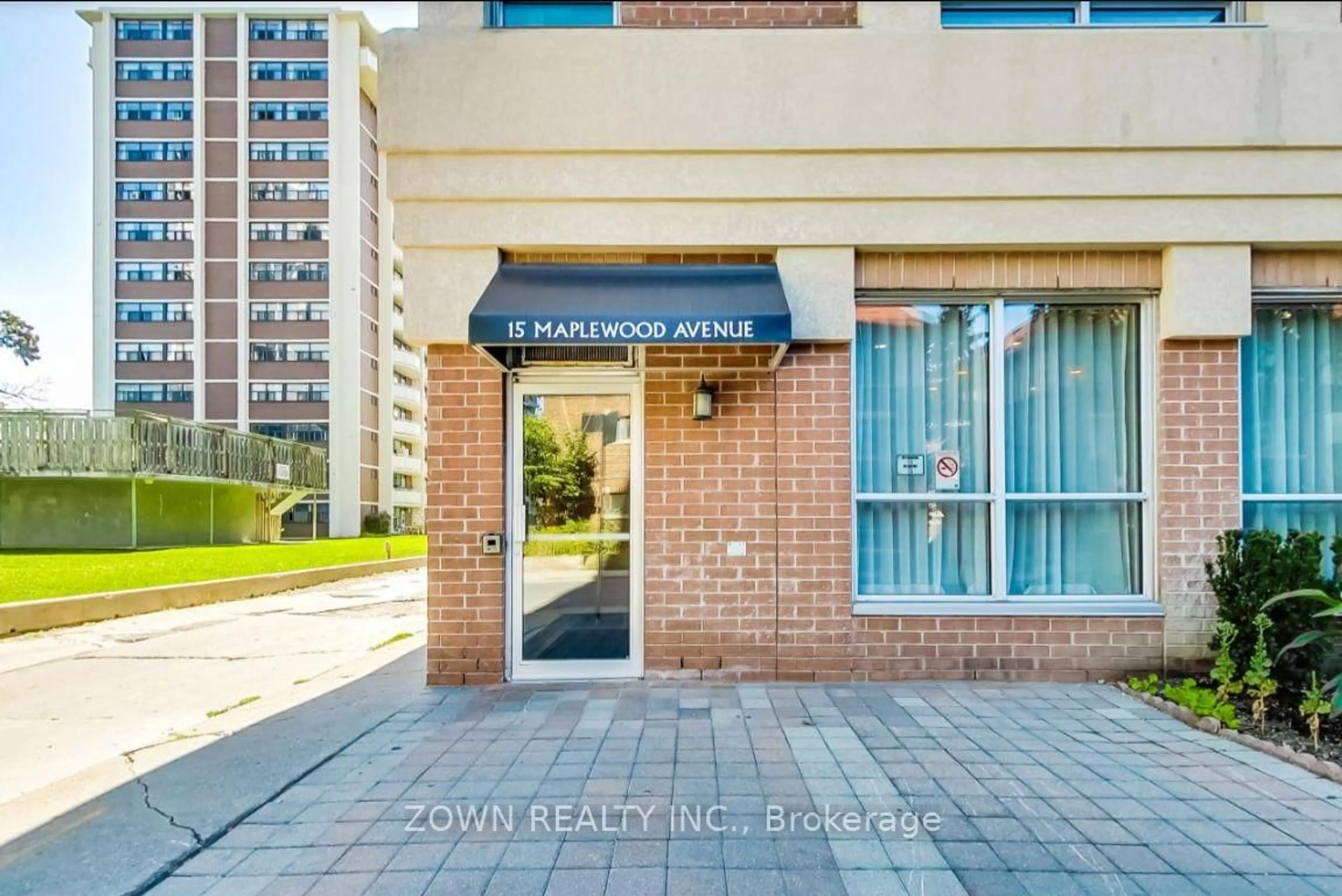 Indoor entryway for 15 Maplewood Ave #1002, Toronto Ontario M6C 4B4