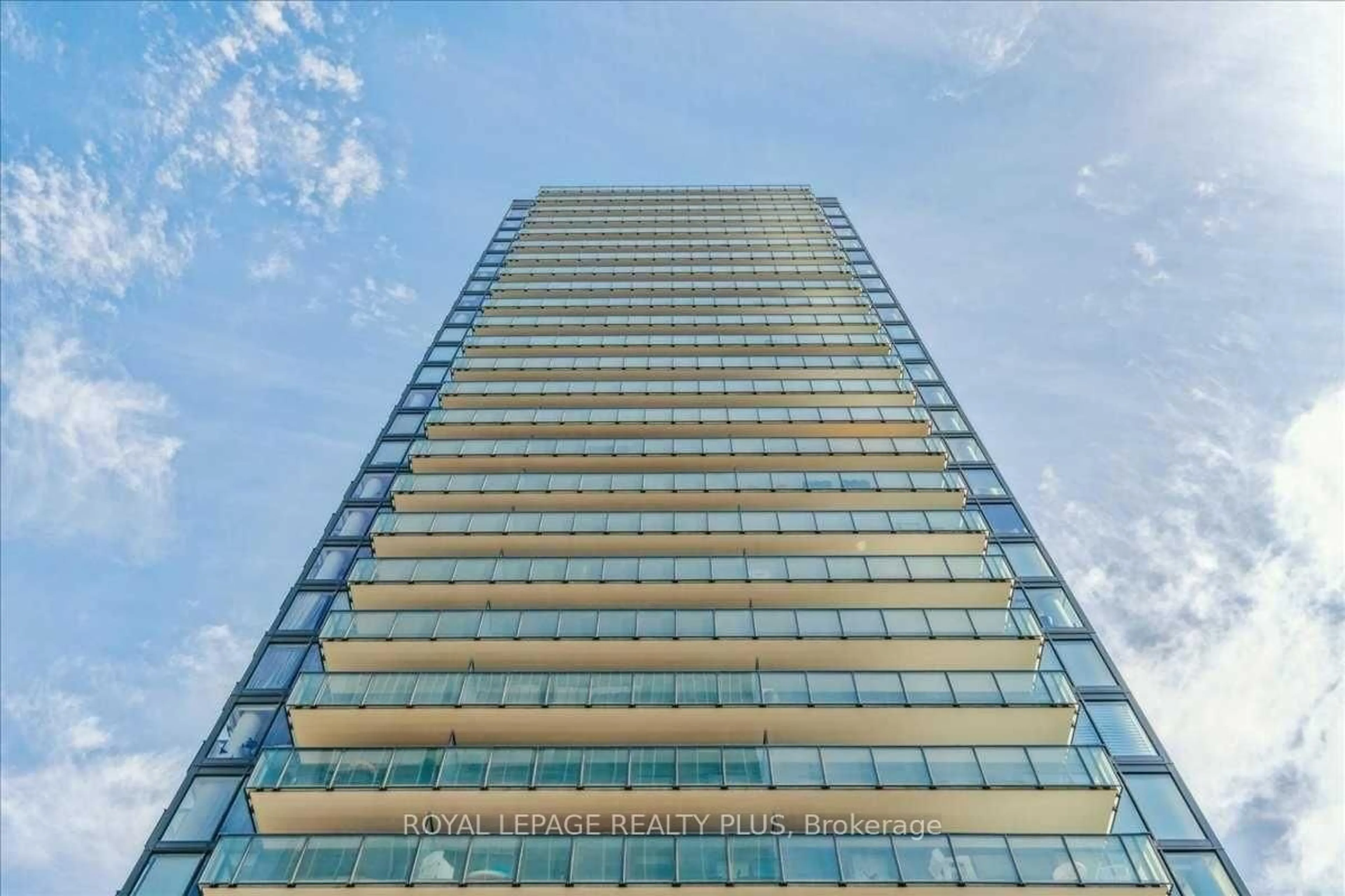 Indoor foyer for 99 Foxbar Rd #302, Toronto Ontario M4V 2G5
