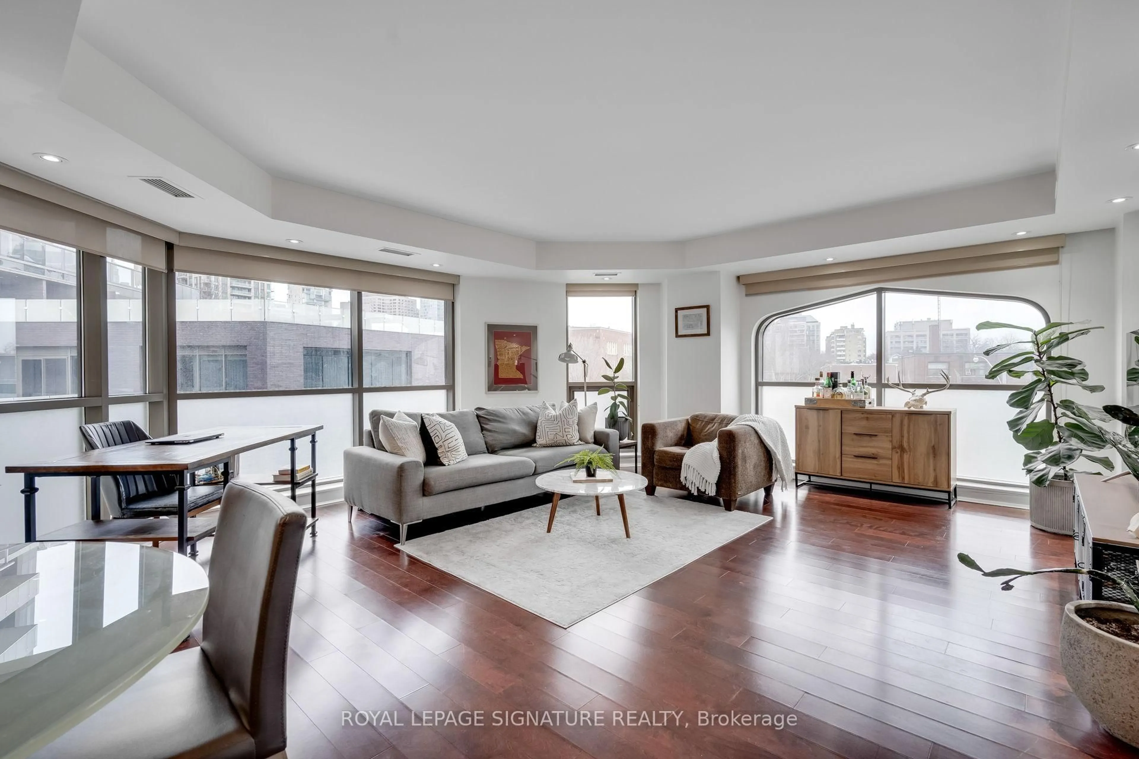 Living room with furniture, unknown for 3 McAlpine St #411, Toronto Ontario M5R 3T5