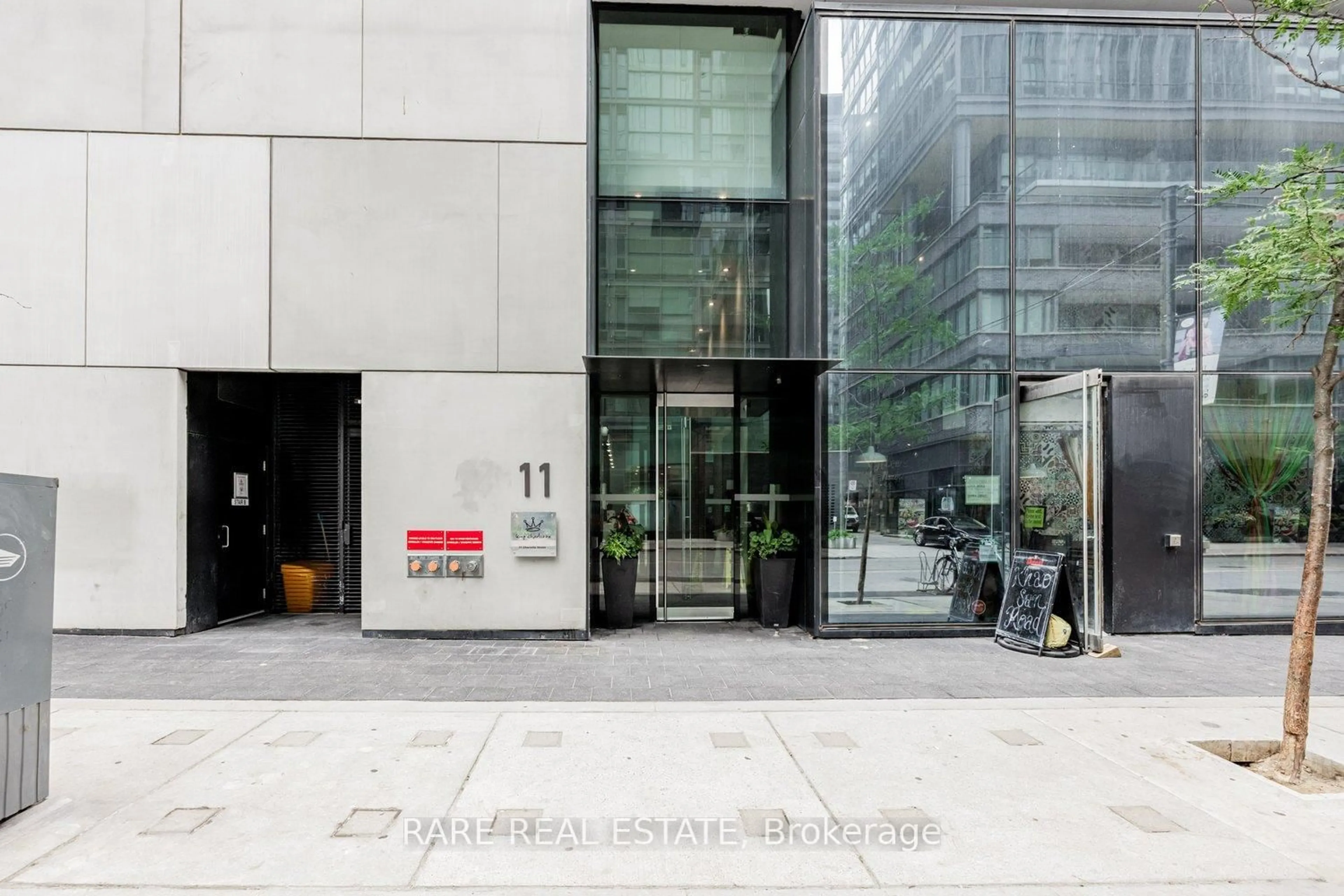 Indoor foyer for 11 Charlotte St #2404, Toronto Ontario M5V 0M6