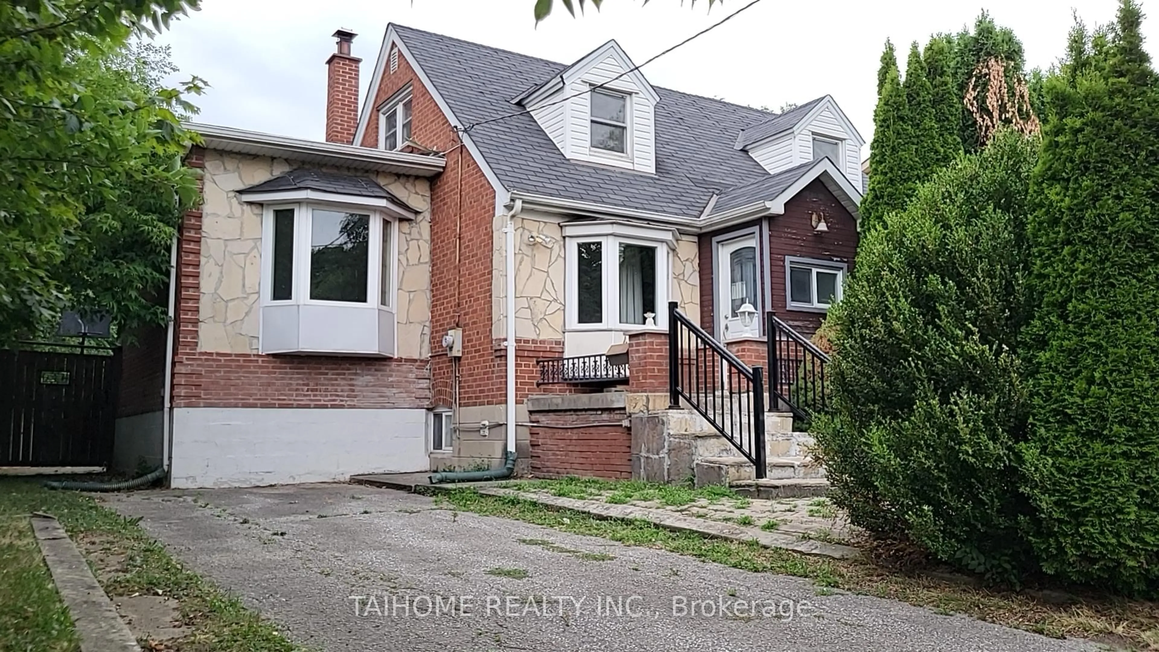 Home with brick exterior material, street for 47 Dromore Cres, Toronto Ontario M2R 2H4